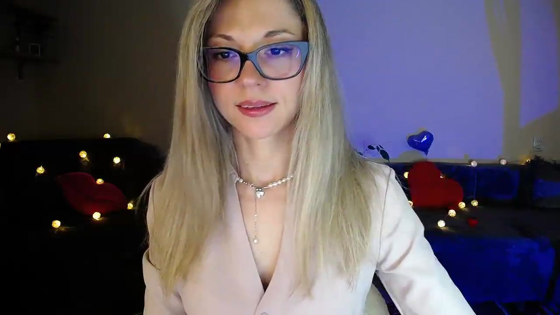 Gallery image thumbnail from Sunshine_alis's myfreecams stream on, 06/05/2026, 19:50 image 14 of 20
