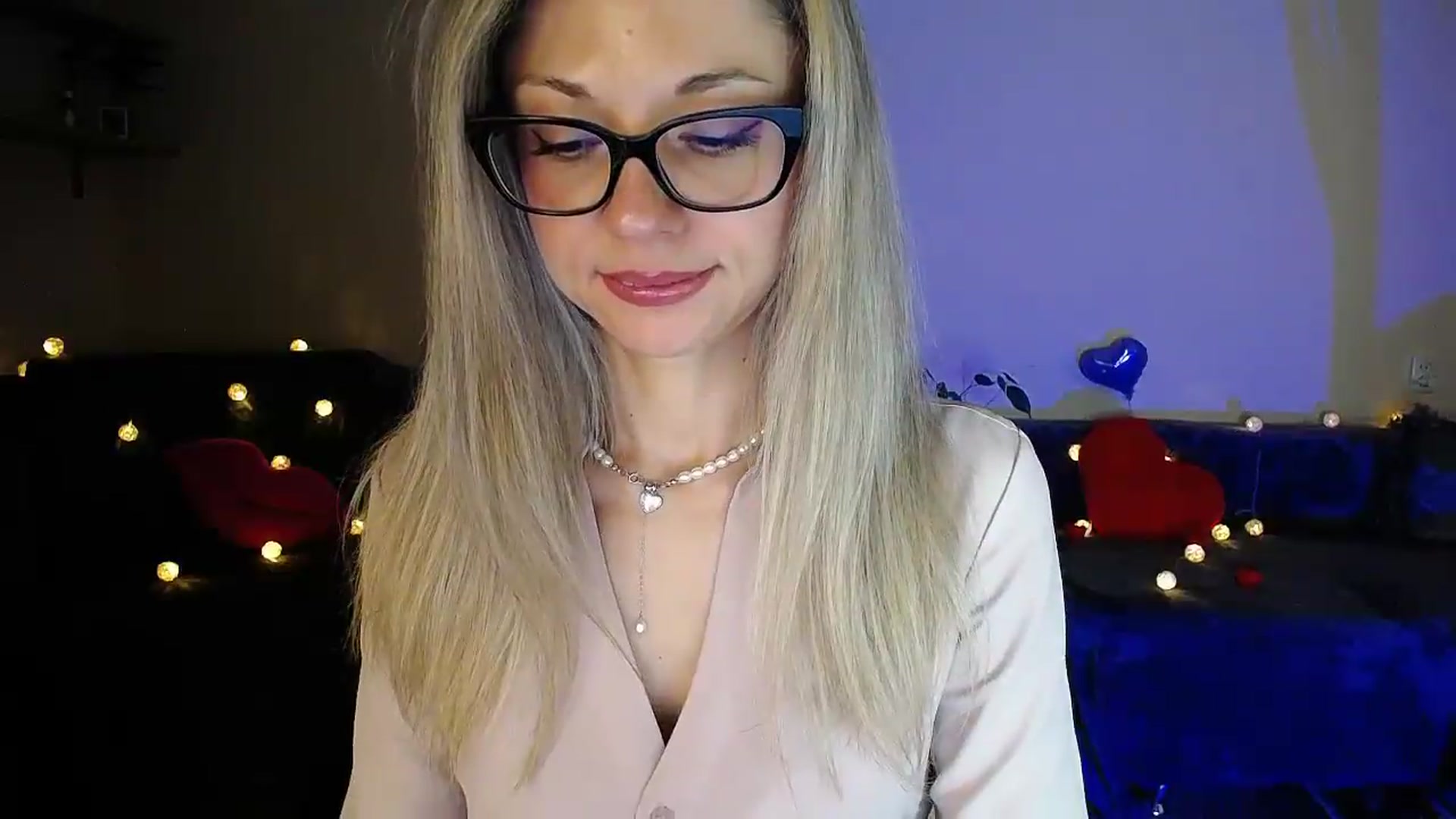 Gallery image thumbnail from Sunshine_alis's myfreecams stream on, 06/05/2026, 19:50 image 4 of 20