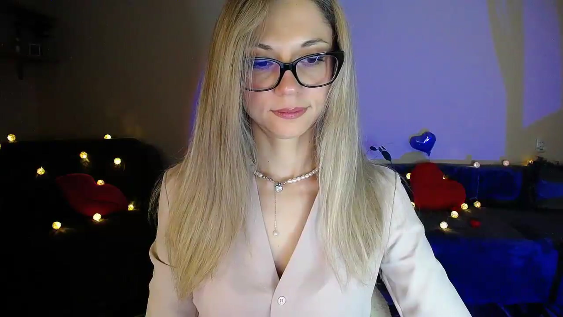 Gallery image thumbnail from Sunshine_alis's myfreecams stream on, 06/05/2026, 19:50 image 18 of 20