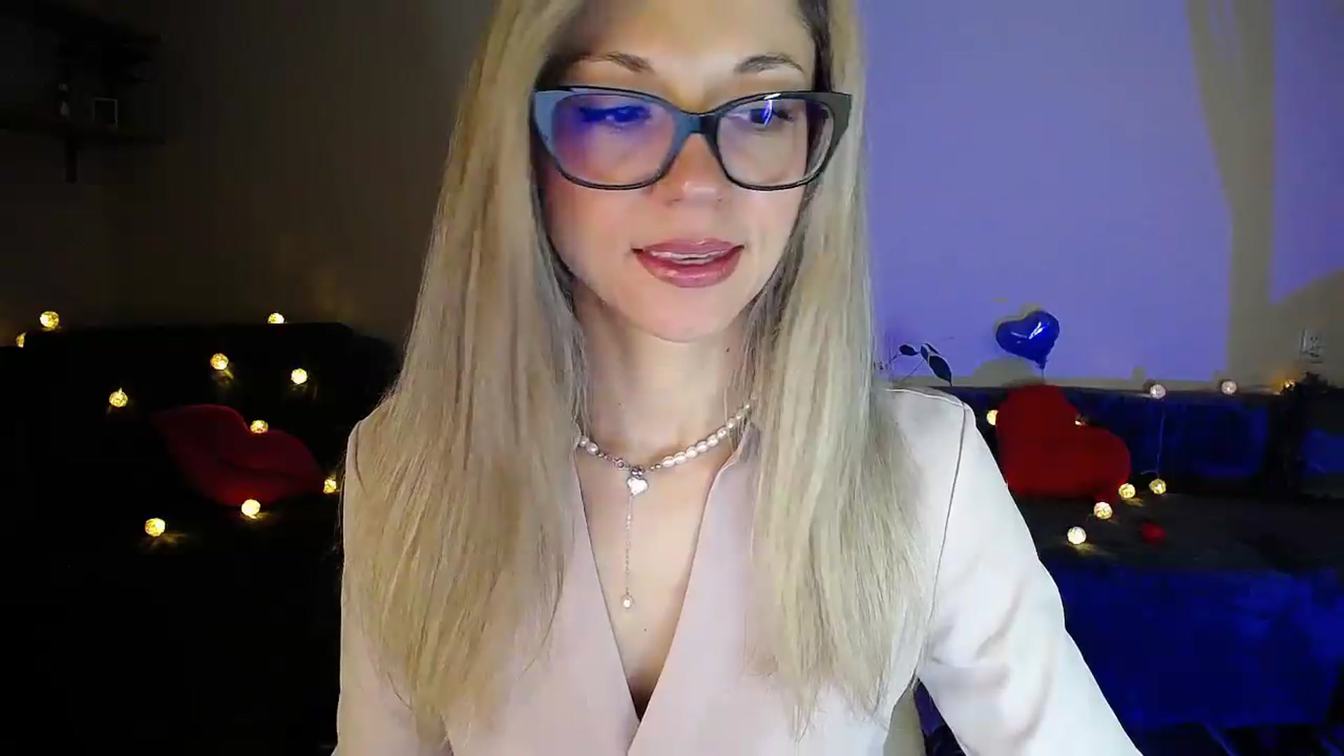 Gallery image thumbnail from Sunshine_alis's myfreecams stream on, 06/05/2026, 19:50 image 3 of 20