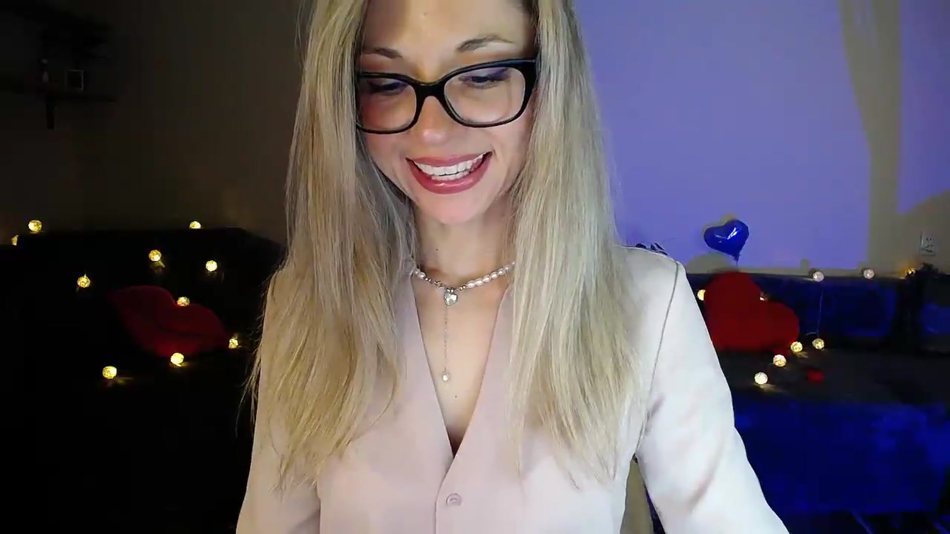 Gallery image thumbnail from Sunshine_alis's myfreecams stream on, 06/05/2026, 19:50 image 2 of 20