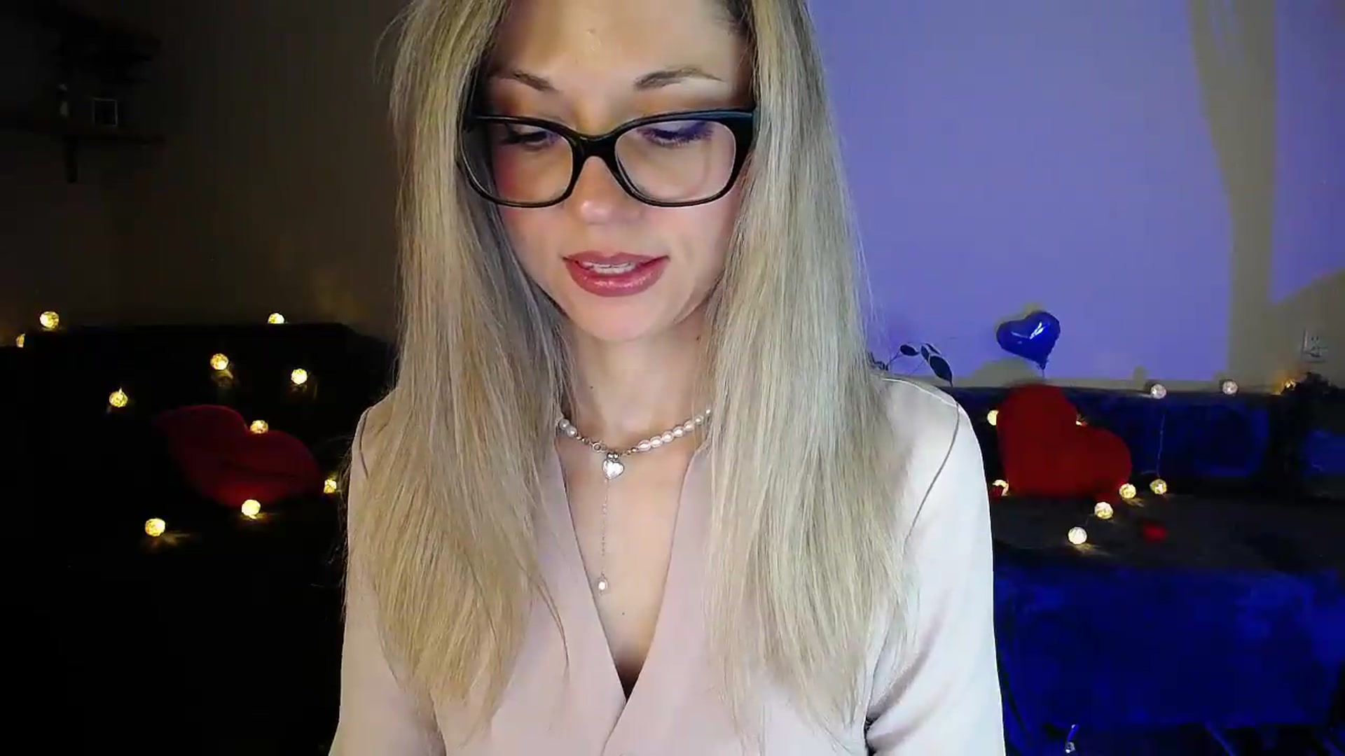 Gallery image thumbnail from Sunshine_alis's myfreecams stream on, 06/05/2026, 19:50 image 6 of 20
