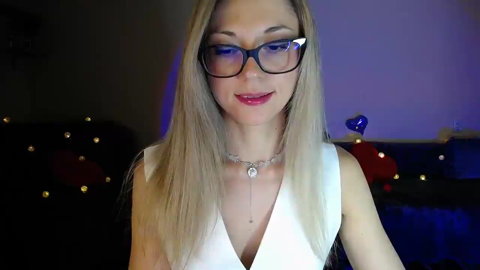 Gallery image thumbnail from Sunshine_alis's myfreecams stream on, 06/08/2026, 20:03 image 10 of 20