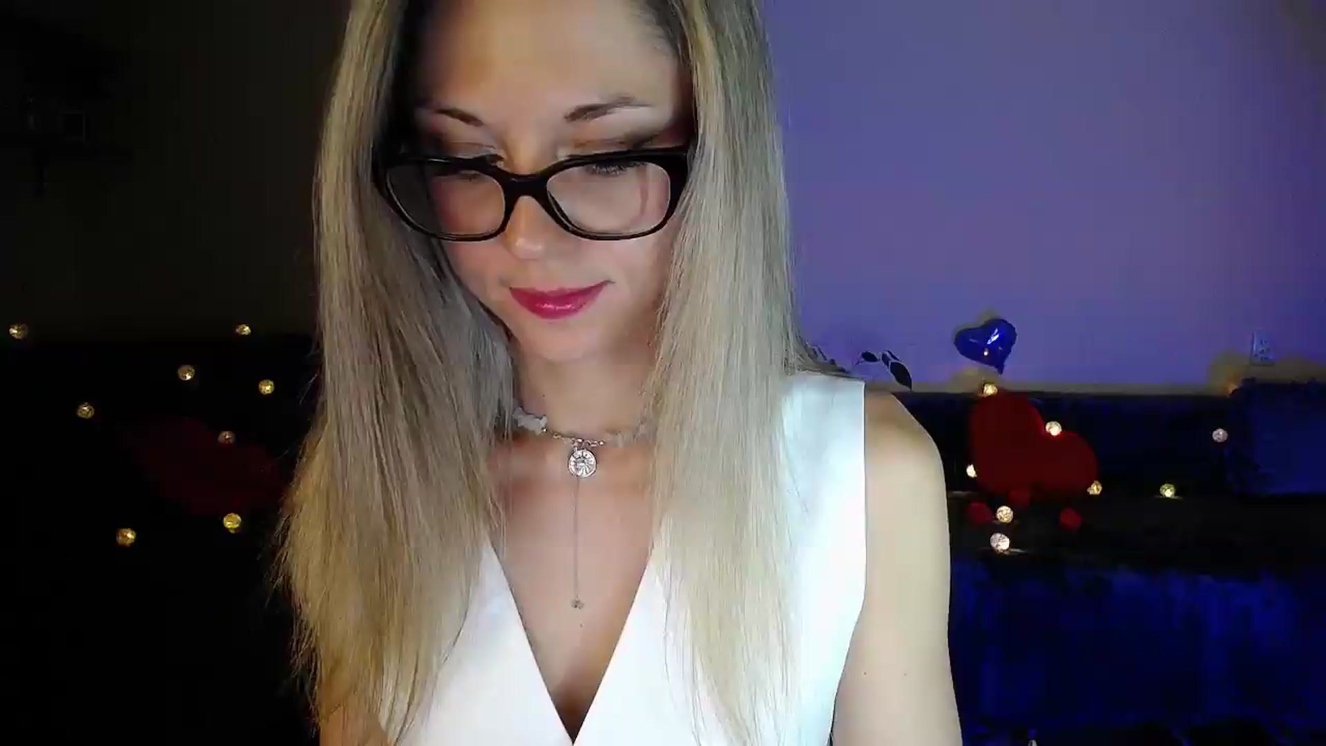 Gallery image thumbnail from Sunshine_alis's myfreecams stream on, 06/08/2026, 20:03 image 9 of 20