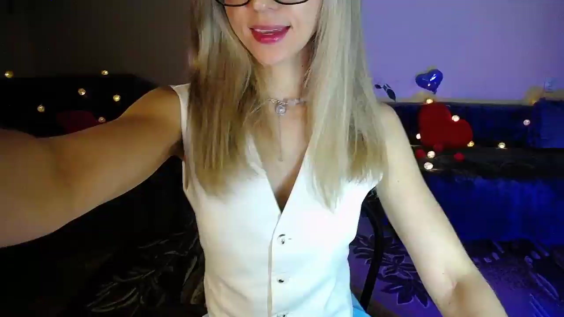 Gallery image thumbnail from Sunshine_alis's myfreecams stream on, 06/08/2026, 20:03 image 14 of 20