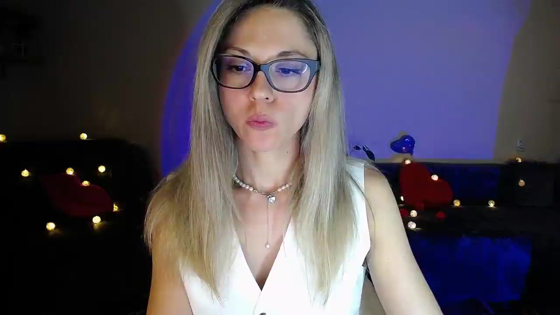 Gallery image thumbnail from Sunshine_alis's myfreecams stream on, 06/19/2026, 21:50 image 4 of 20