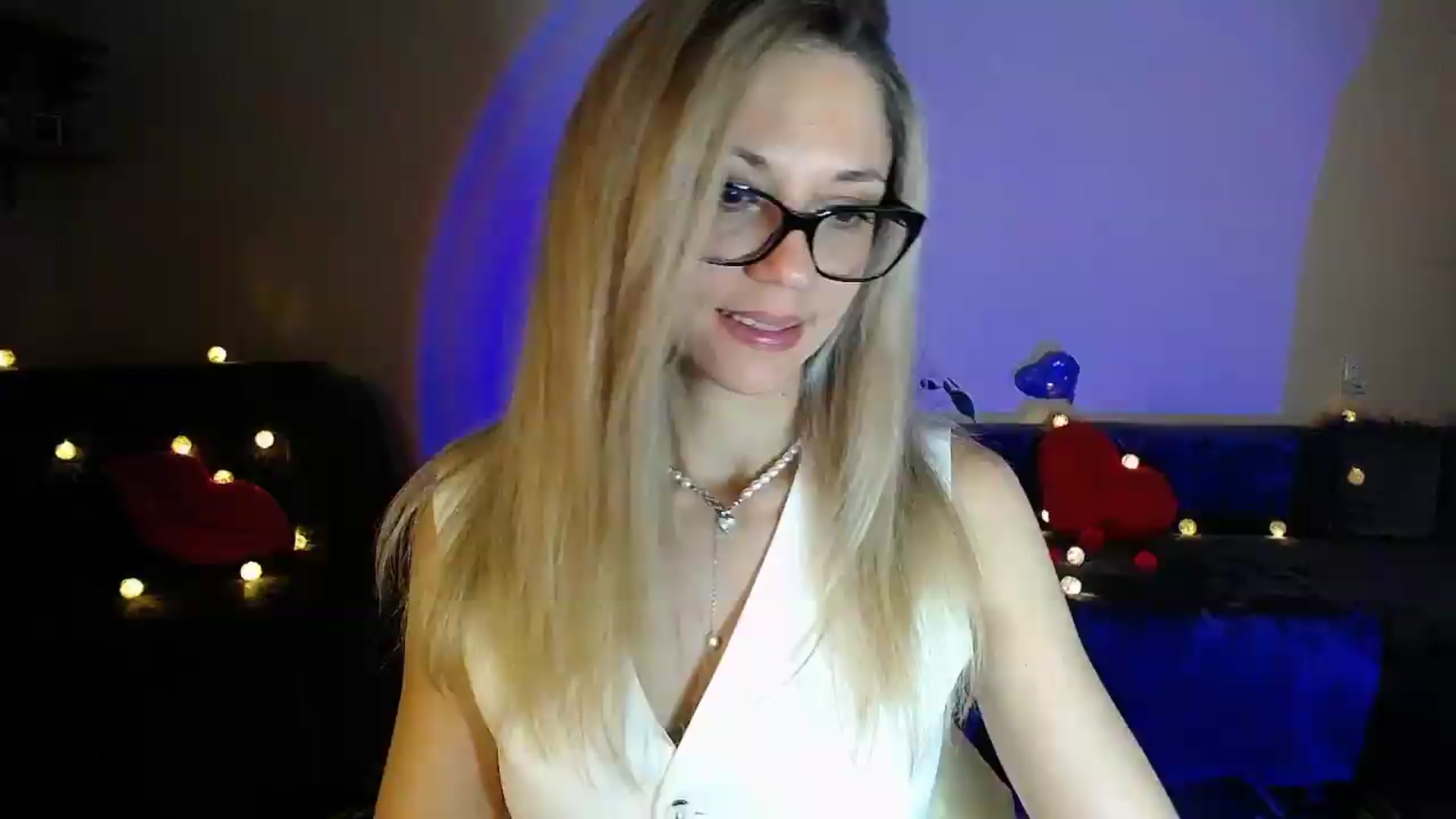 Gallery image thumbnail from Sunshine_alis's myfreecams stream on, 06/19/2026, 21:50 image 16 of 20