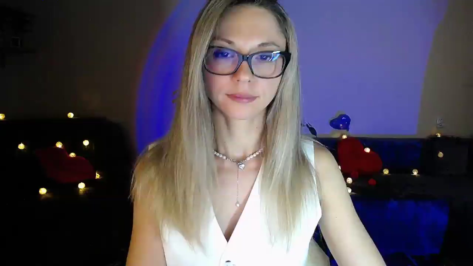 Gallery image thumbnail from Sunshine_alis's myfreecams stream on, 06/19/2026, 21:50 image 7 of 20