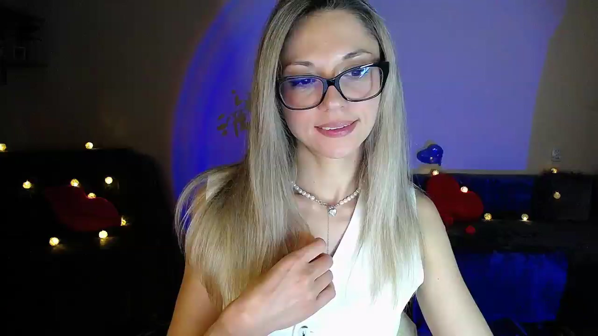 Gallery image thumbnail from Sunshine_alis's myfreecams stream on, 06/19/2026, 21:50 image 12 of 20