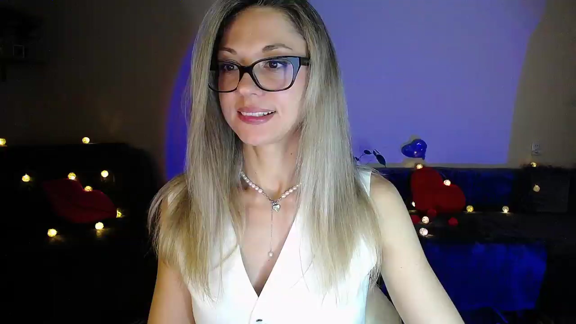 Gallery image thumbnail from Sunshine_alis's myfreecams stream on, 06/19/2026, 21:50 image 17 of 20