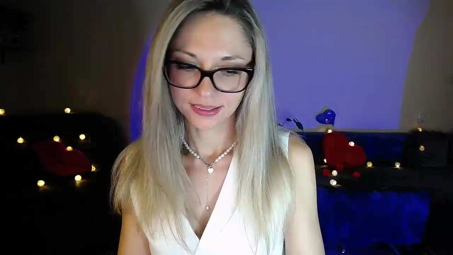 Gallery image thumbnail from Sunshine_alis's myfreecams stream on, 06/19/2026, 21:50 image 13 of 20