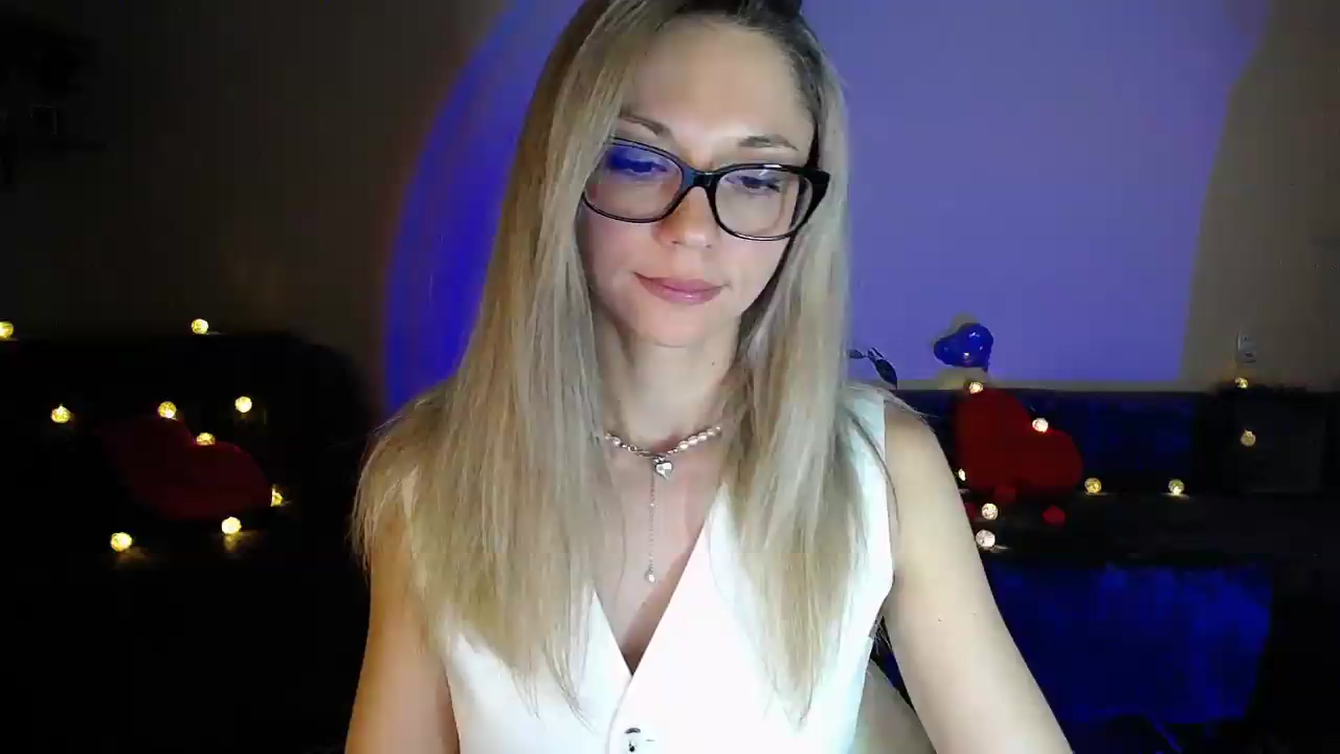 Gallery image thumbnail from Sunshine_alis's myfreecams stream on, 06/19/2026, 21:50 image 1 of 20
