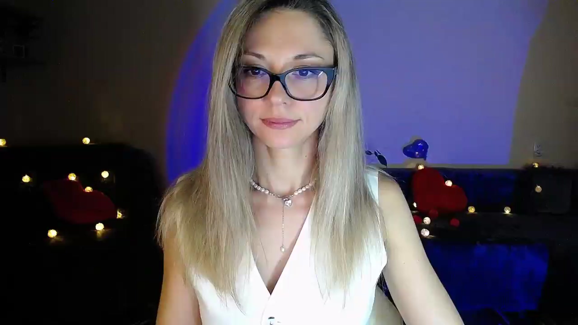 Gallery image thumbnail from Sunshine_alis's myfreecams stream on, 06/19/2026, 21:50 image 8 of 20