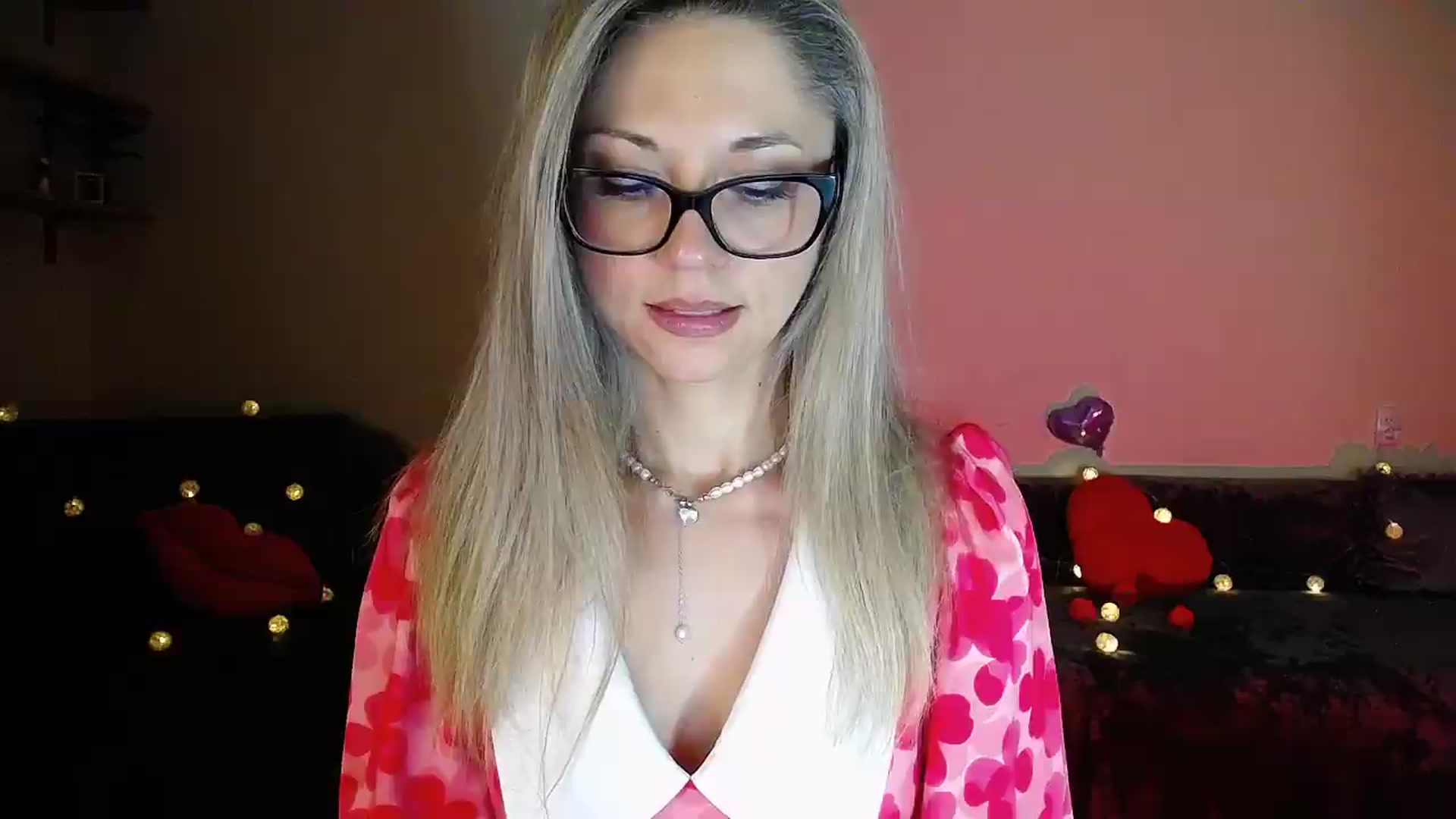 Gallery image thumbnail from Sunshine_alis's myfreecams stream on, 06/22/2026, 20:20 image 4 of 20