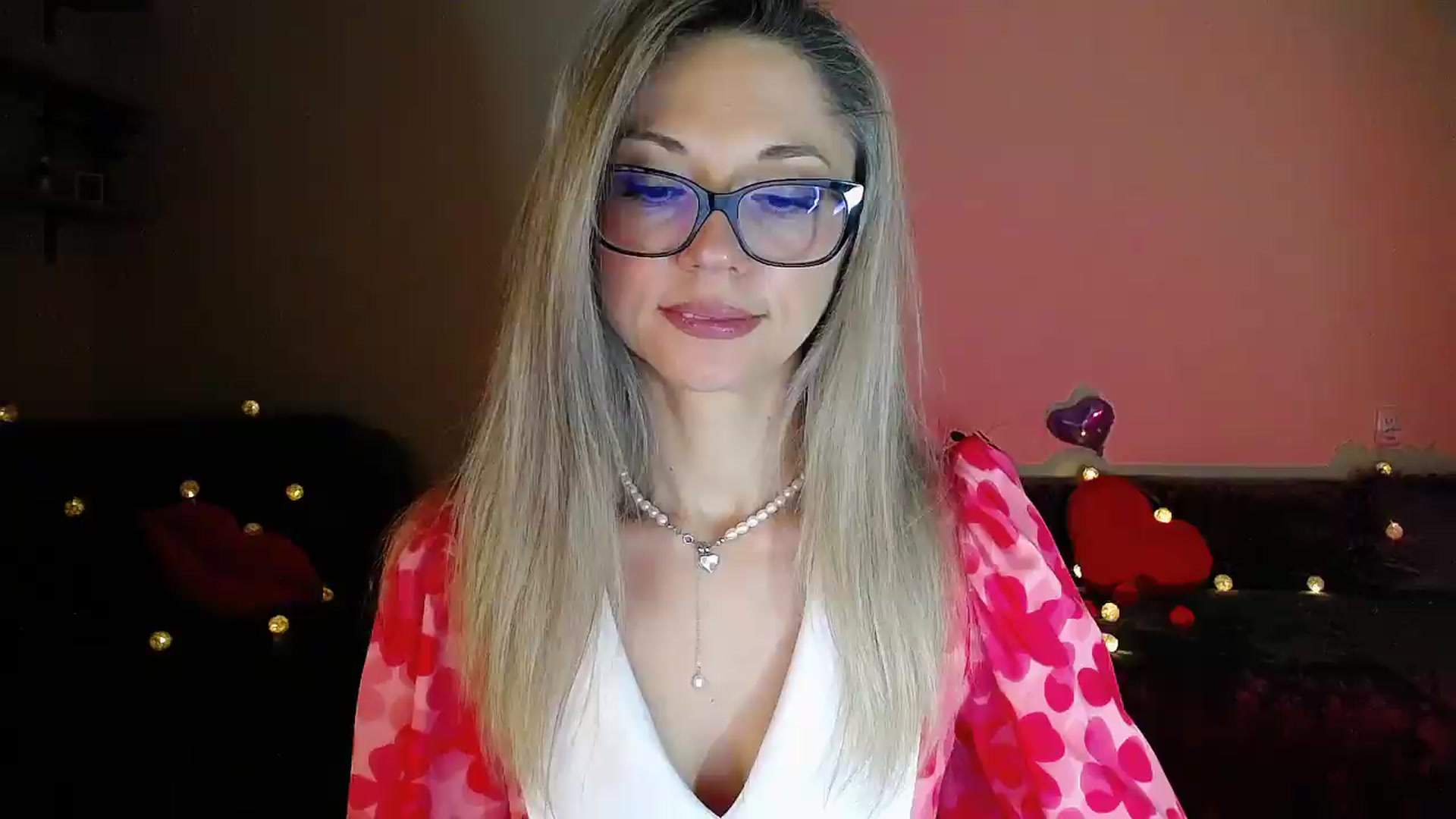 Gallery image thumbnail from Sunshine_alis's myfreecams stream on, 06/22/2026, 20:20 image 11 of 20