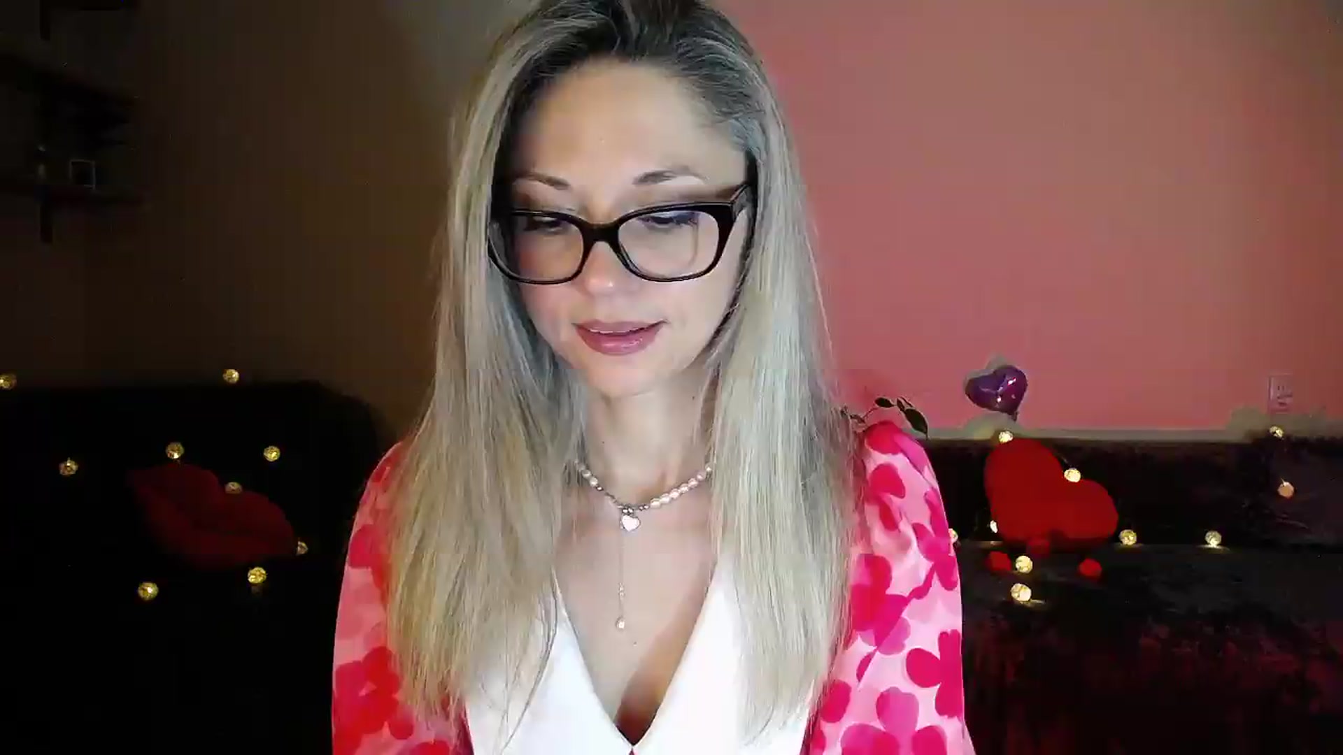 Gallery image thumbnail from Sunshine_alis's myfreecams stream on, 06/22/2026, 20:20 image 2 of 20