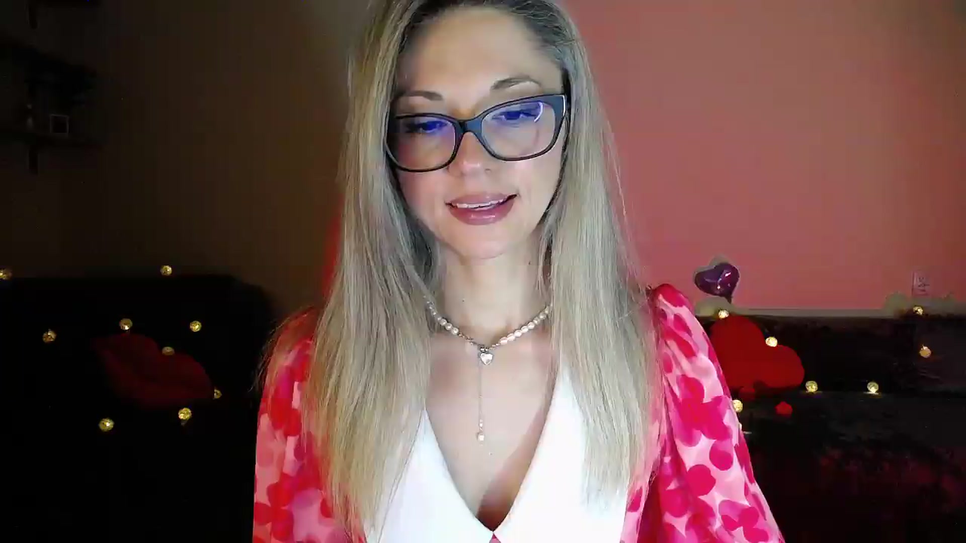 Gallery image thumbnail from Sunshine_alis's myfreecams stream on, 06/22/2026, 20:20 image 7 of 20