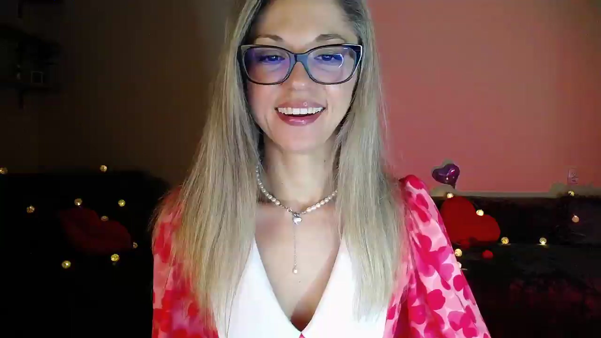 Gallery image thumbnail from Sunshine_alis's myfreecams stream on, 06/22/2026, 20:20 image 5 of 20
