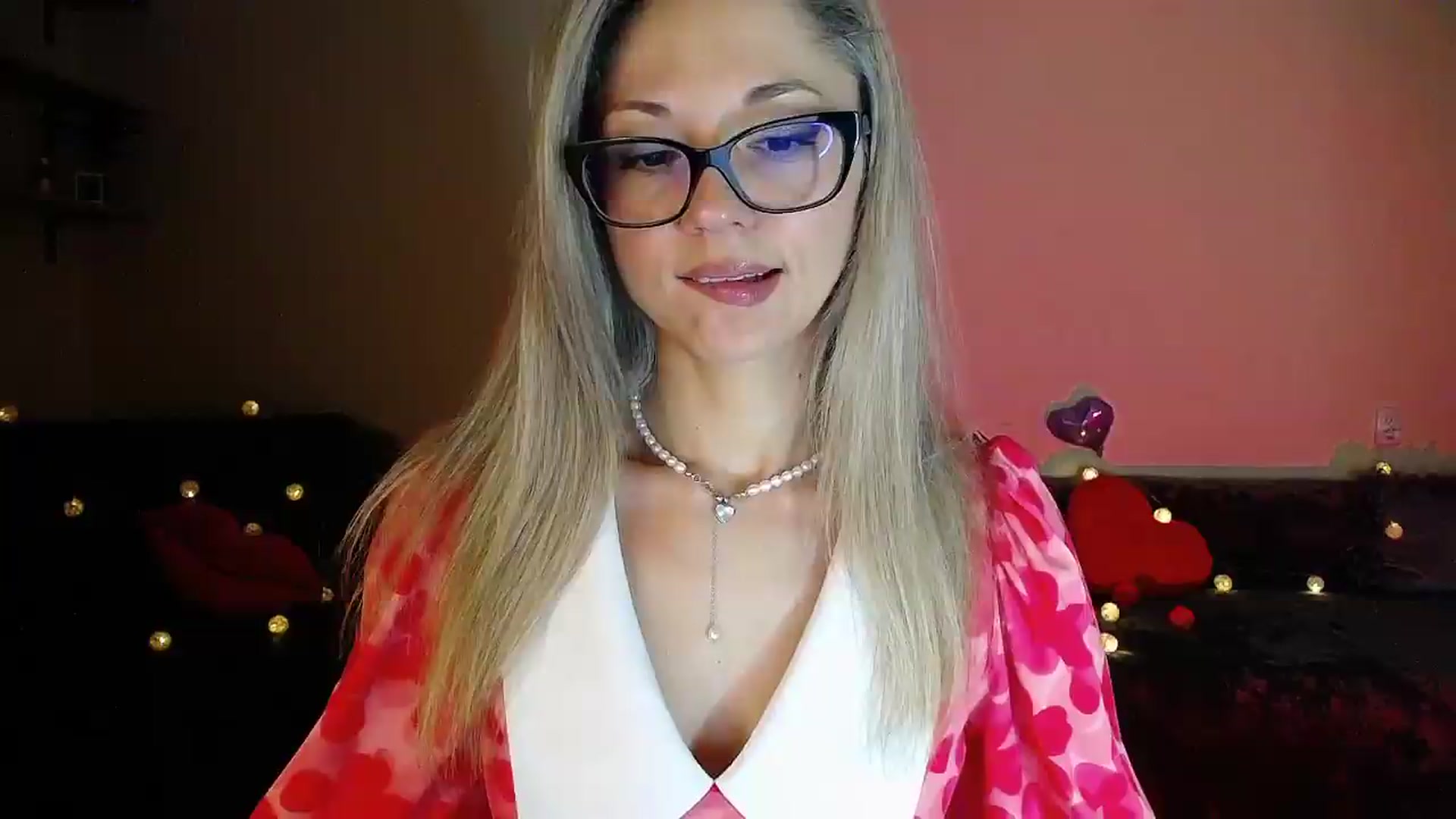 Gallery image thumbnail from Sunshine_alis's myfreecams stream on, 06/22/2026, 20:20 image 6 of 20