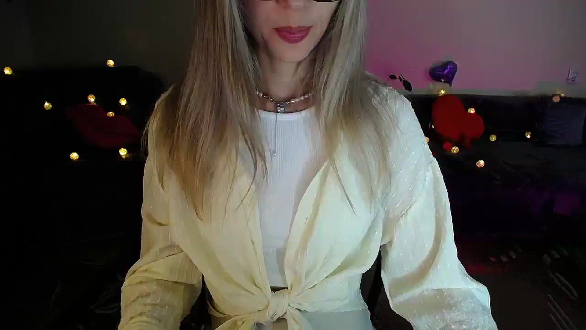 Gallery image thumbnail from Sunshine_alis's myfreecams stream on, 07/04/2026, 21:35 image 14 of 20