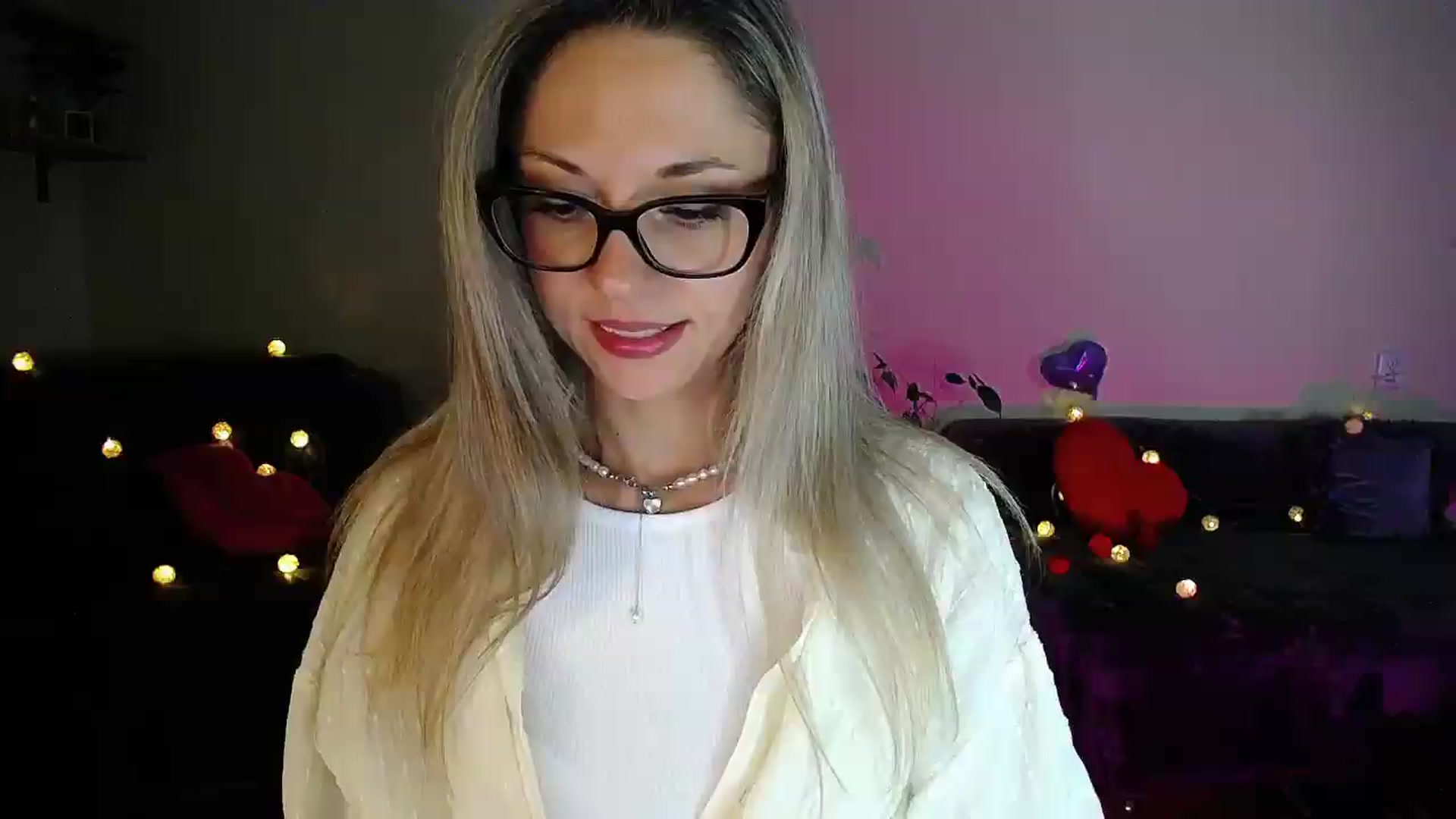 Gallery image thumbnail from Sunshine_alis's myfreecams stream on, 07/04/2026, 21:35 image 1 of 20