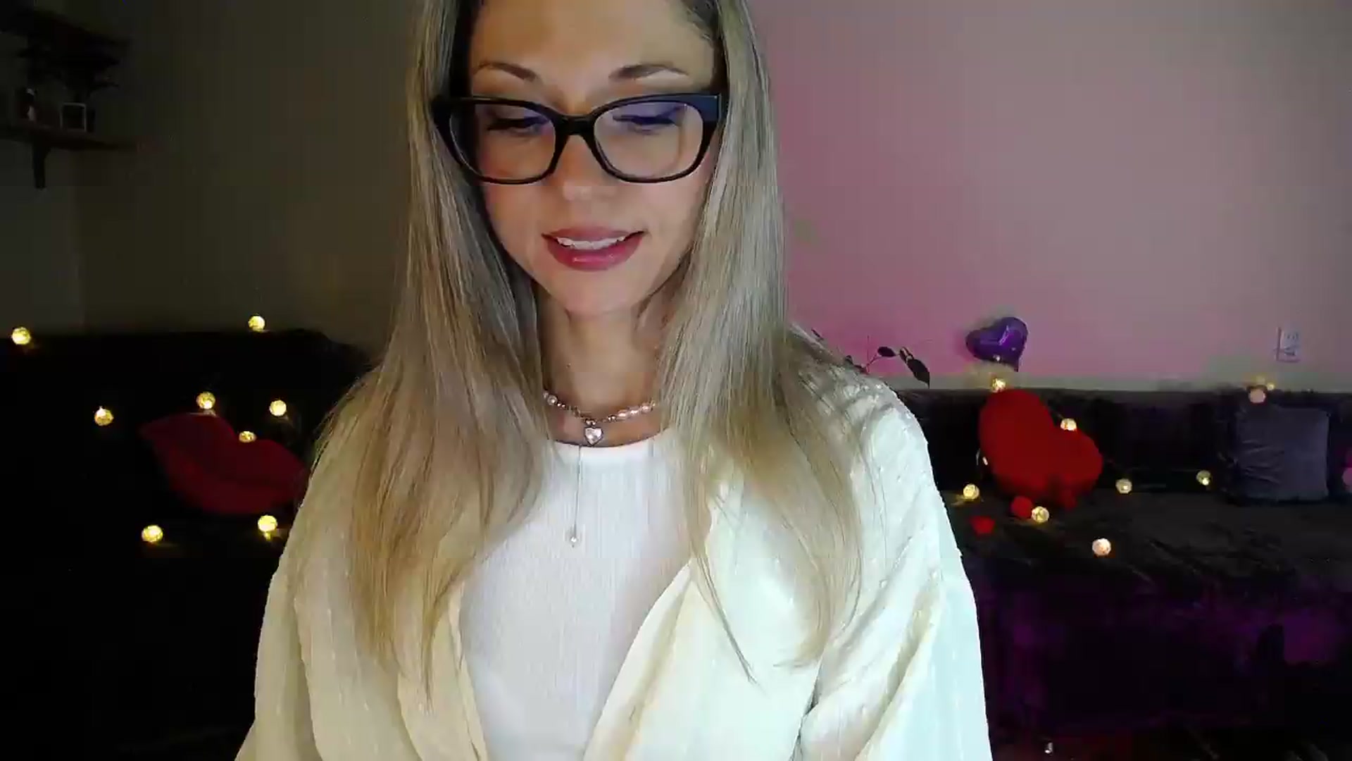 Gallery image thumbnail from Sunshine_alis's myfreecams stream on, 07/04/2026, 21:35 image 10 of 20