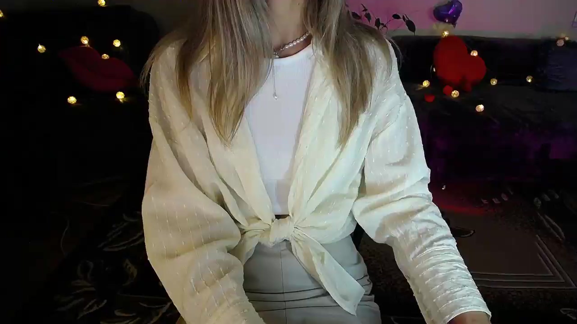 Gallery image thumbnail from Sunshine_alis's myfreecams stream on, 07/04/2026, 22:36 image 5 of 20