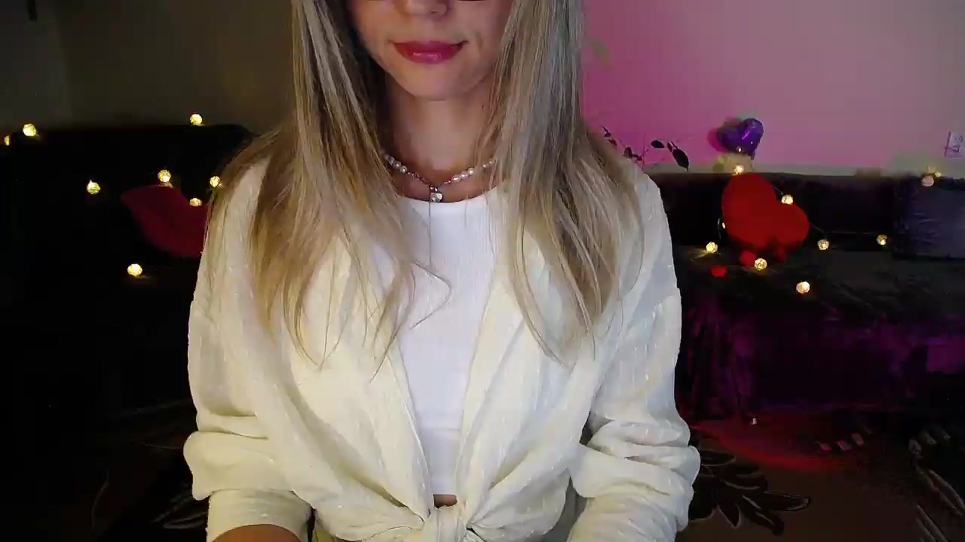 Gallery image thumbnail from Sunshine_alis's myfreecams stream on, 07/04/2026, 22:36 image 18 of 20