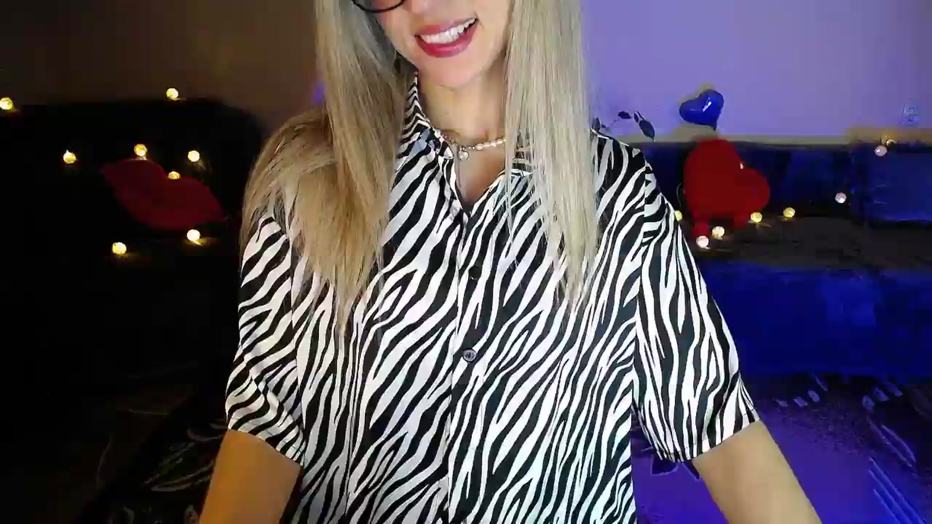 Gallery image thumbnail from Sunshine_alis's myfreecams stream on, 07/06/2026, 20:48 image 13 of 20