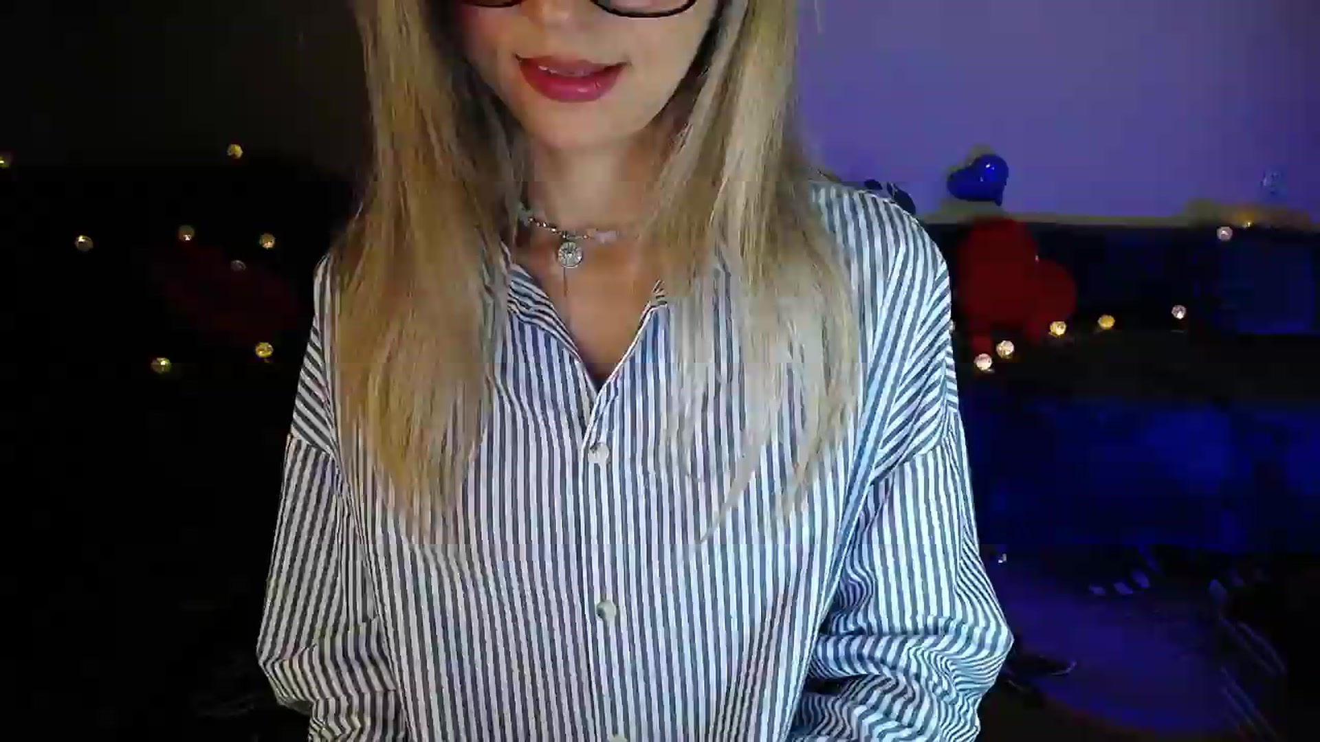 Gallery image thumbnail from Sunshine_alis's myfreecams stream on, 07/10/2026, 20:08 image 13 of 20