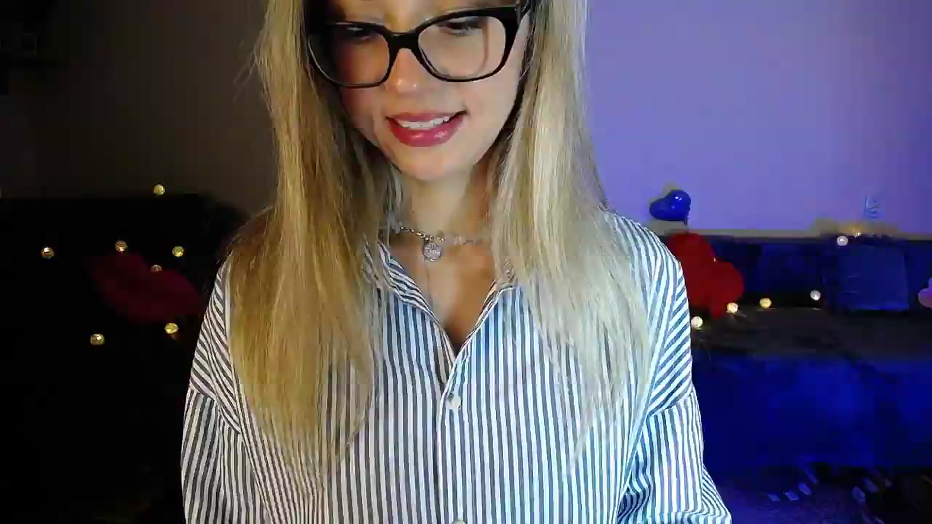 Gallery image thumbnail from Sunshine_alis's myfreecams stream on, 07/10/2026, 20:08 image 18 of 20