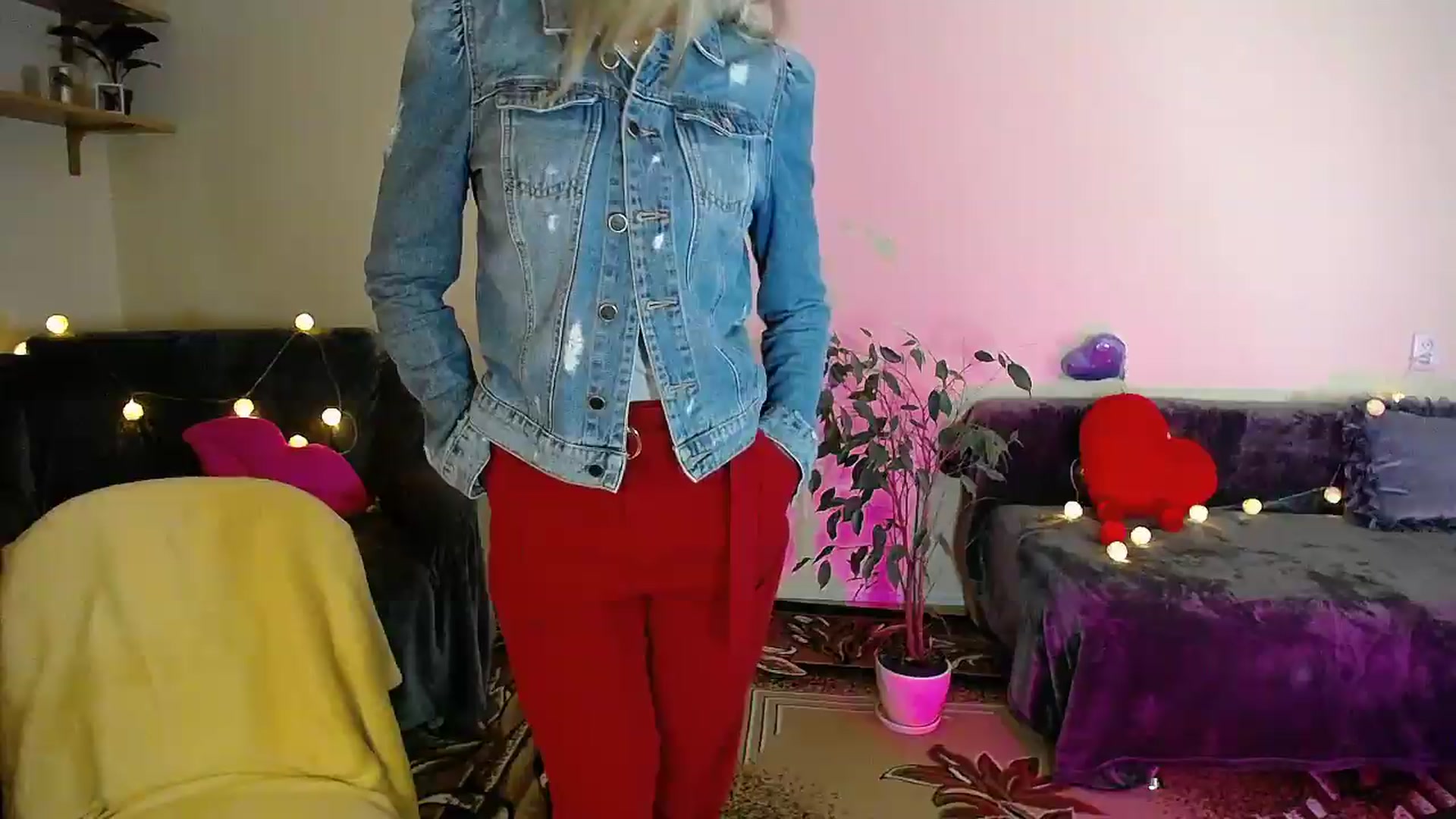 Gallery image thumbnail from Sunshine_alis's myfreecams stream on, 07/11/2026, 21:48 image 20 of 20
