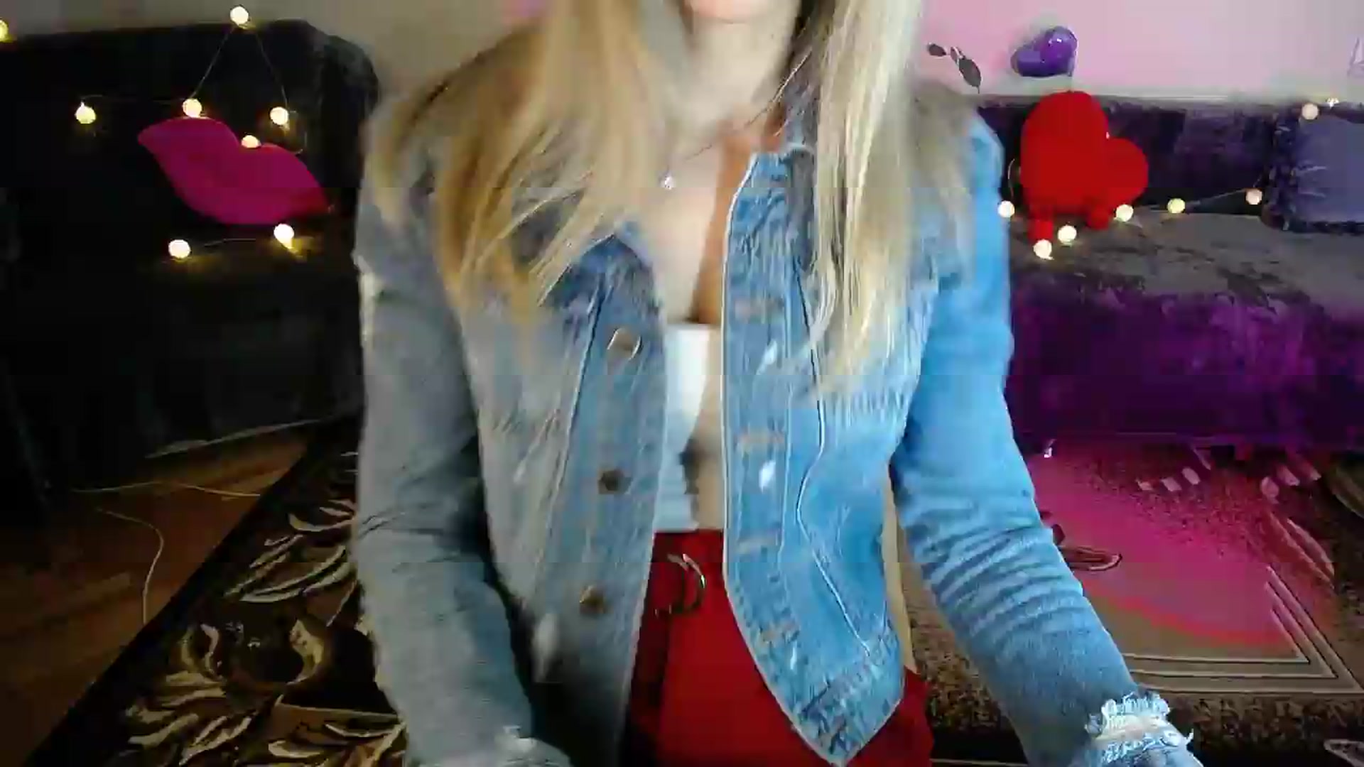 Gallery image thumbnail from Sunshine_alis's myfreecams stream on, 07/11/2026, 21:48 image 5 of 20