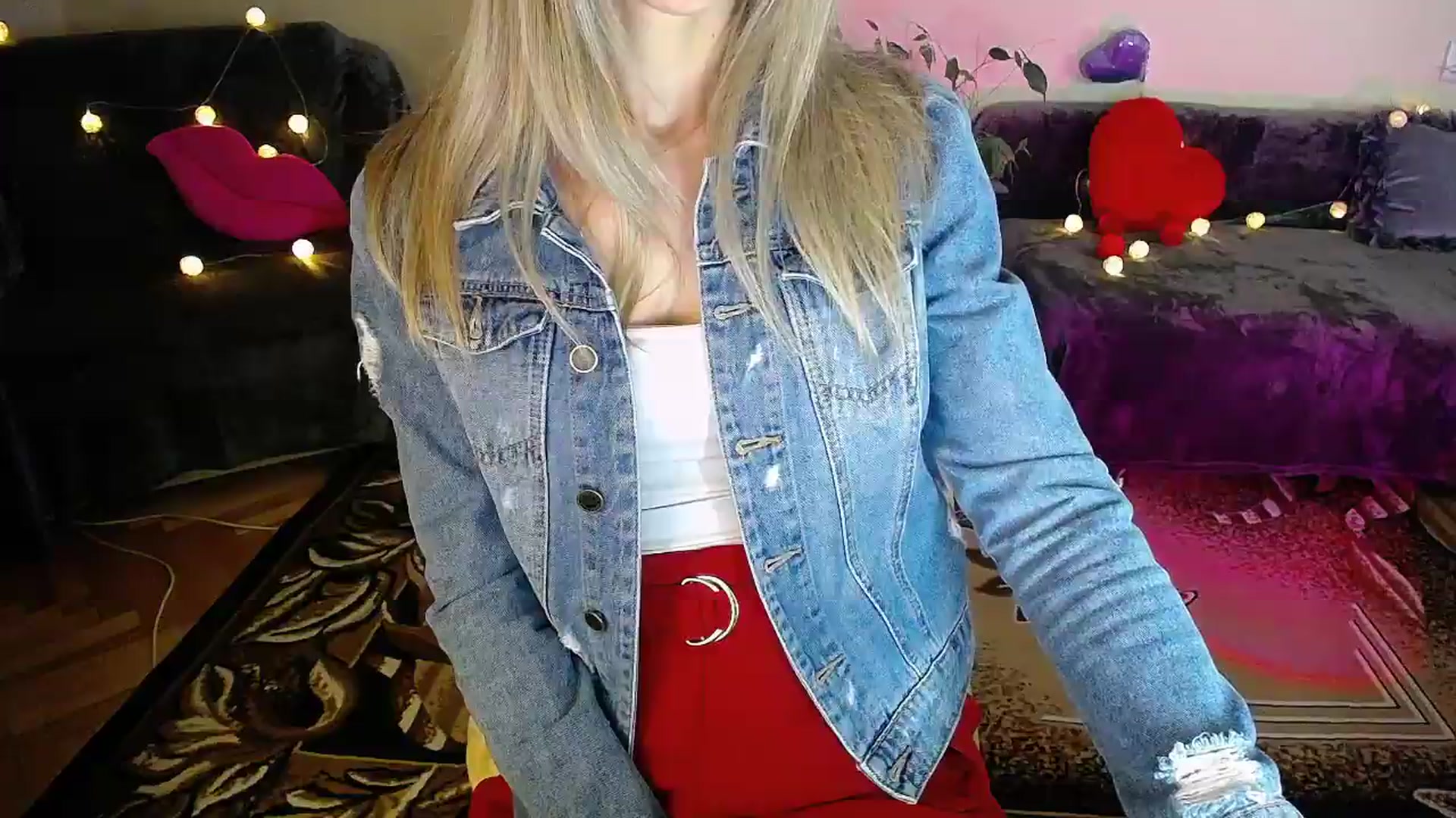 Gallery image thumbnail from Sunshine_alis's myfreecams stream on, 07/11/2026, 21:48 image 4 of 20