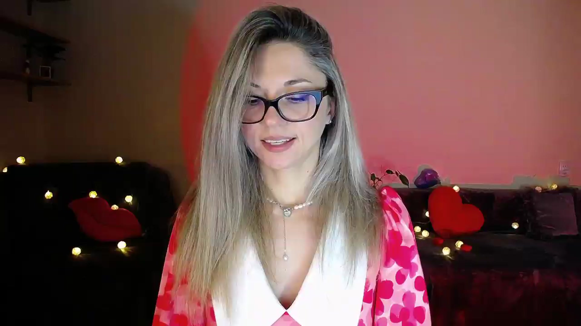 Gallery image thumbnail from Sunshine_alis's myfreecams stream on, 07/12/2026, 19:17 image 10 of 20