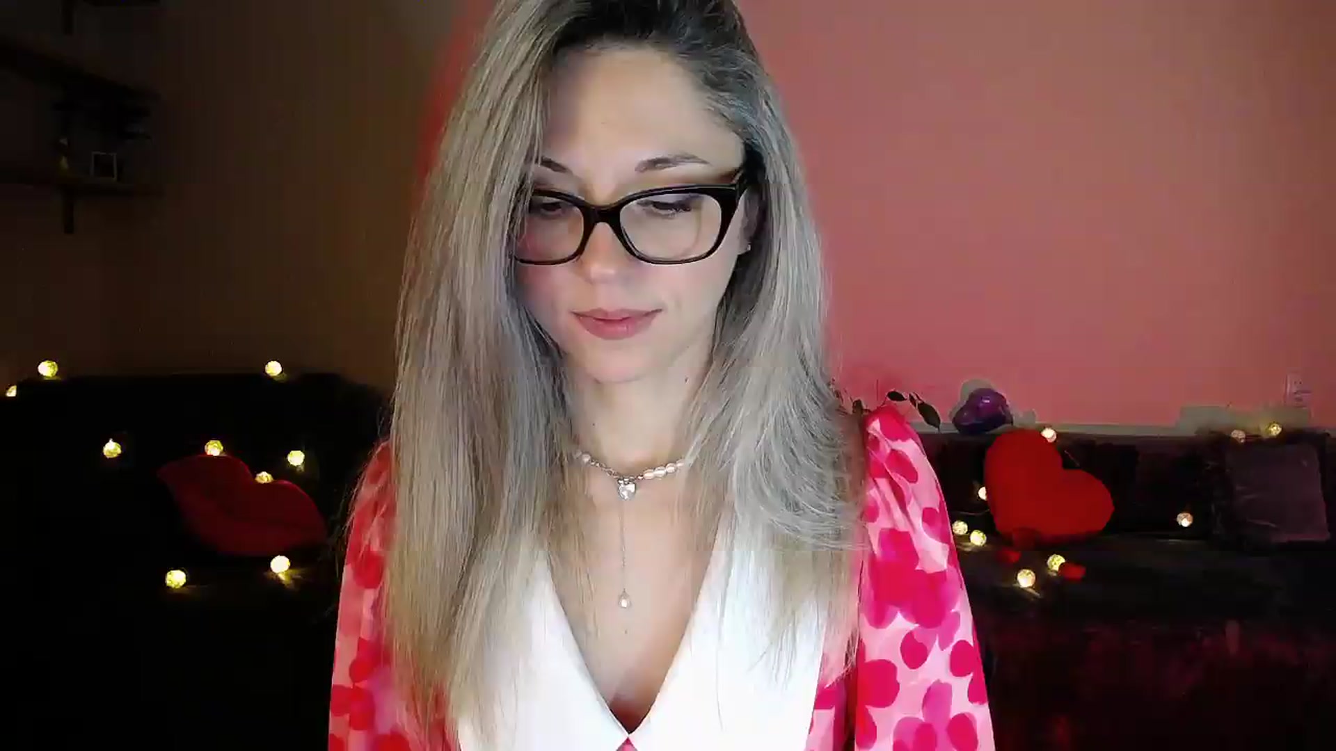 Gallery image thumbnail from Sunshine_alis's myfreecams stream on, 07/12/2026, 19:17 image 15 of 20