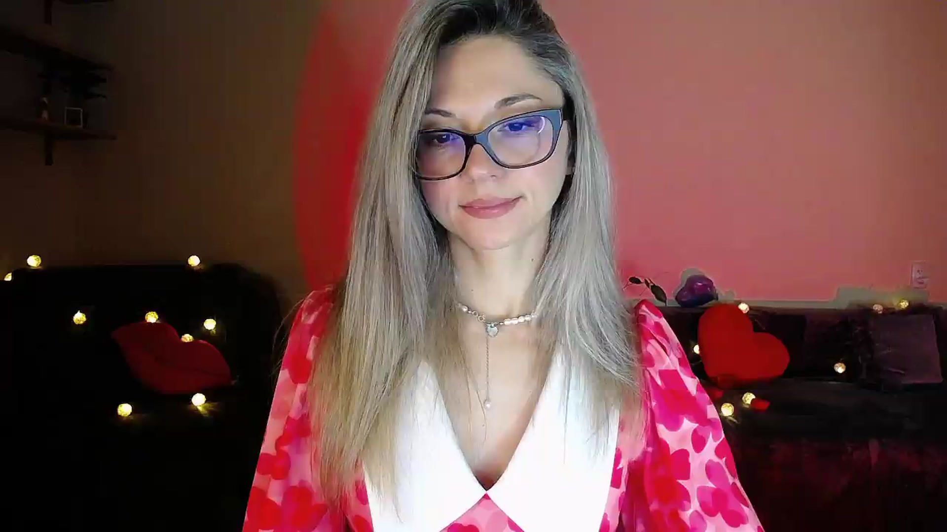 Gallery image thumbnail from Sunshine_alis's myfreecams stream on, 07/12/2026, 19:17 image 16 of 20