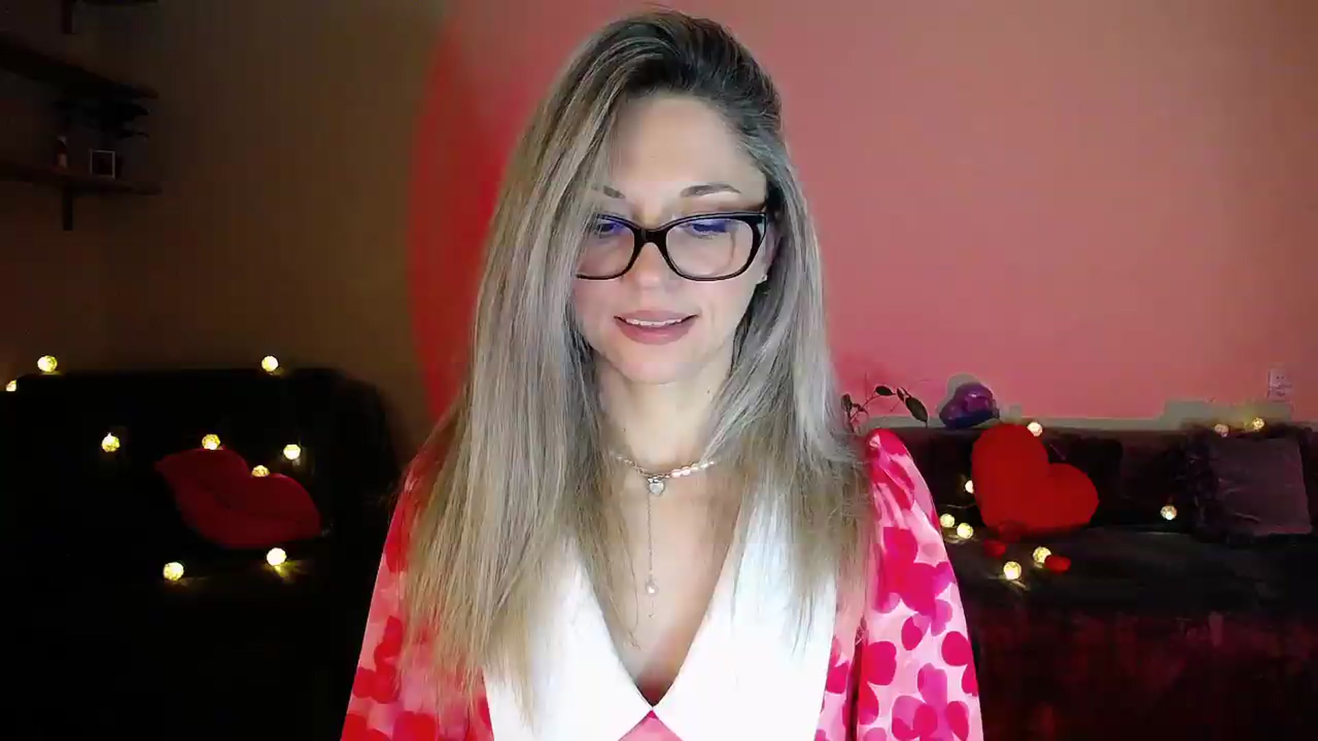 Gallery image thumbnail from Sunshine_alis's myfreecams stream on, 07/12/2026, 19:17 image 11 of 20