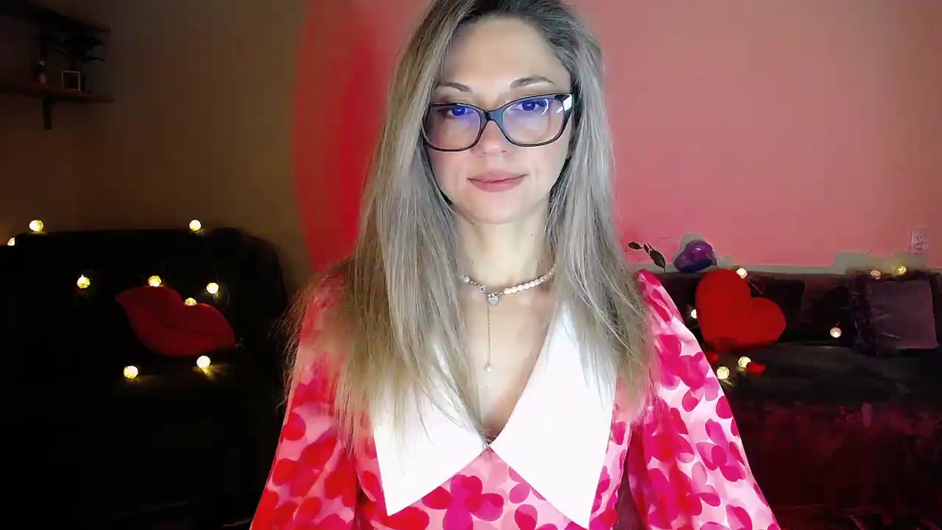 Gallery image thumbnail from Sunshine_alis's myfreecams stream on, 07/12/2026, 19:17 image 5 of 20