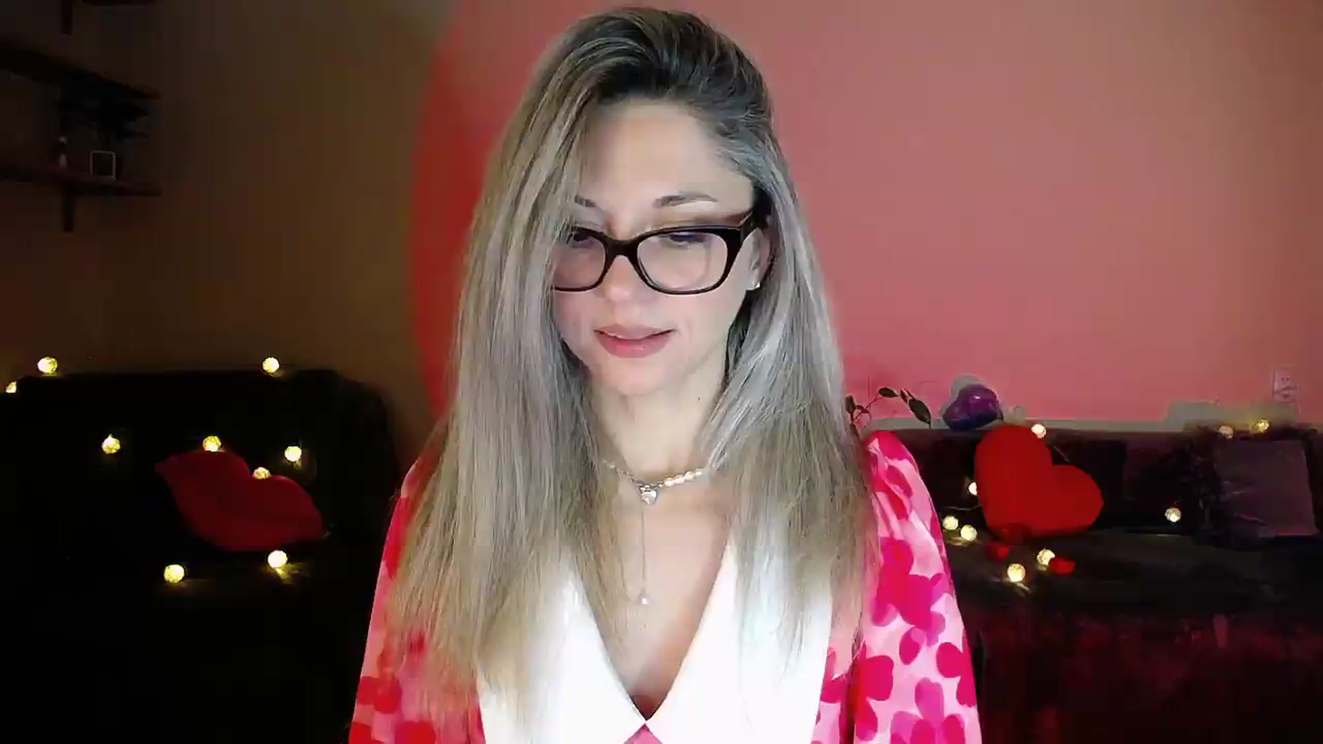 Gallery image thumbnail from Sunshine_alis's myfreecams stream on, 07/12/2026, 19:17 image 9 of 20