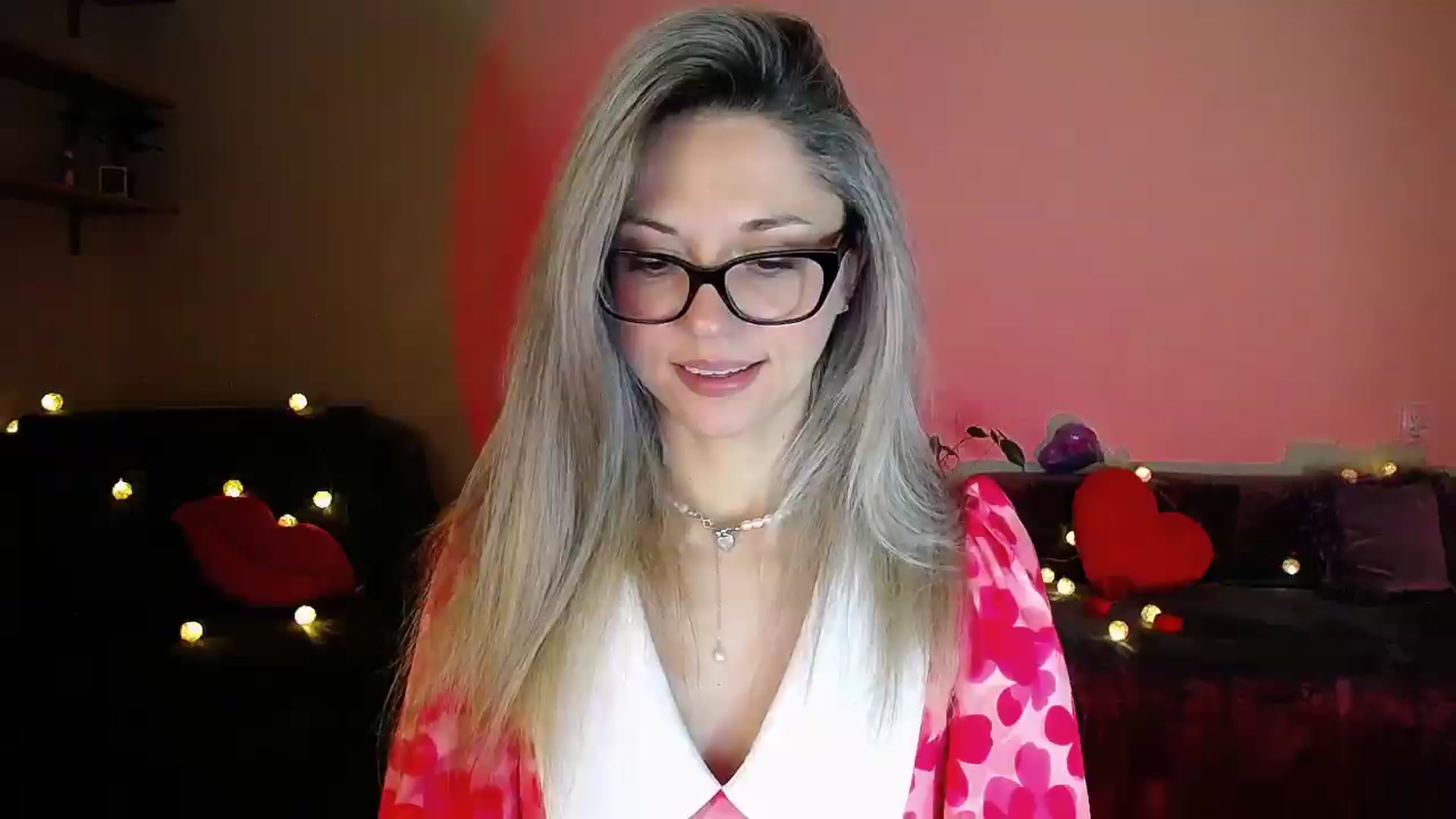 Gallery image thumbnail from Sunshine_alis's myfreecams stream on, 07/12/2026, 19:17 image 13 of 20