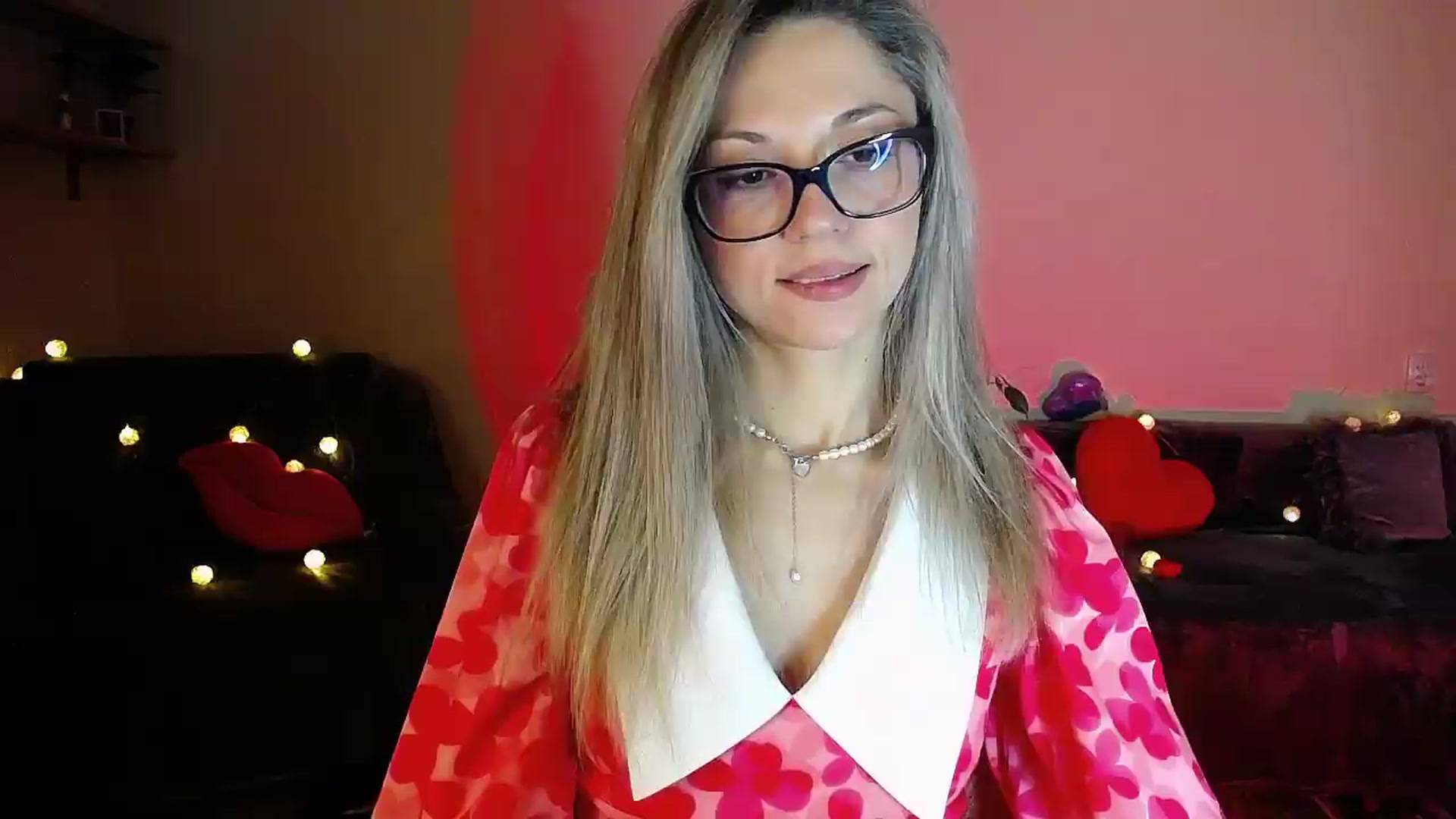 Gallery image thumbnail from Sunshine_alis's myfreecams stream on, 07/12/2026, 19:17 image 4 of 20