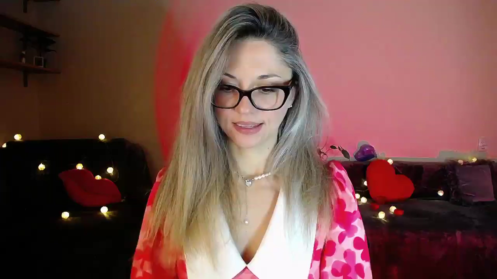 Gallery image thumbnail from Sunshine_alis's myfreecams stream on, 07/12/2026, 19:17 image 7 of 20