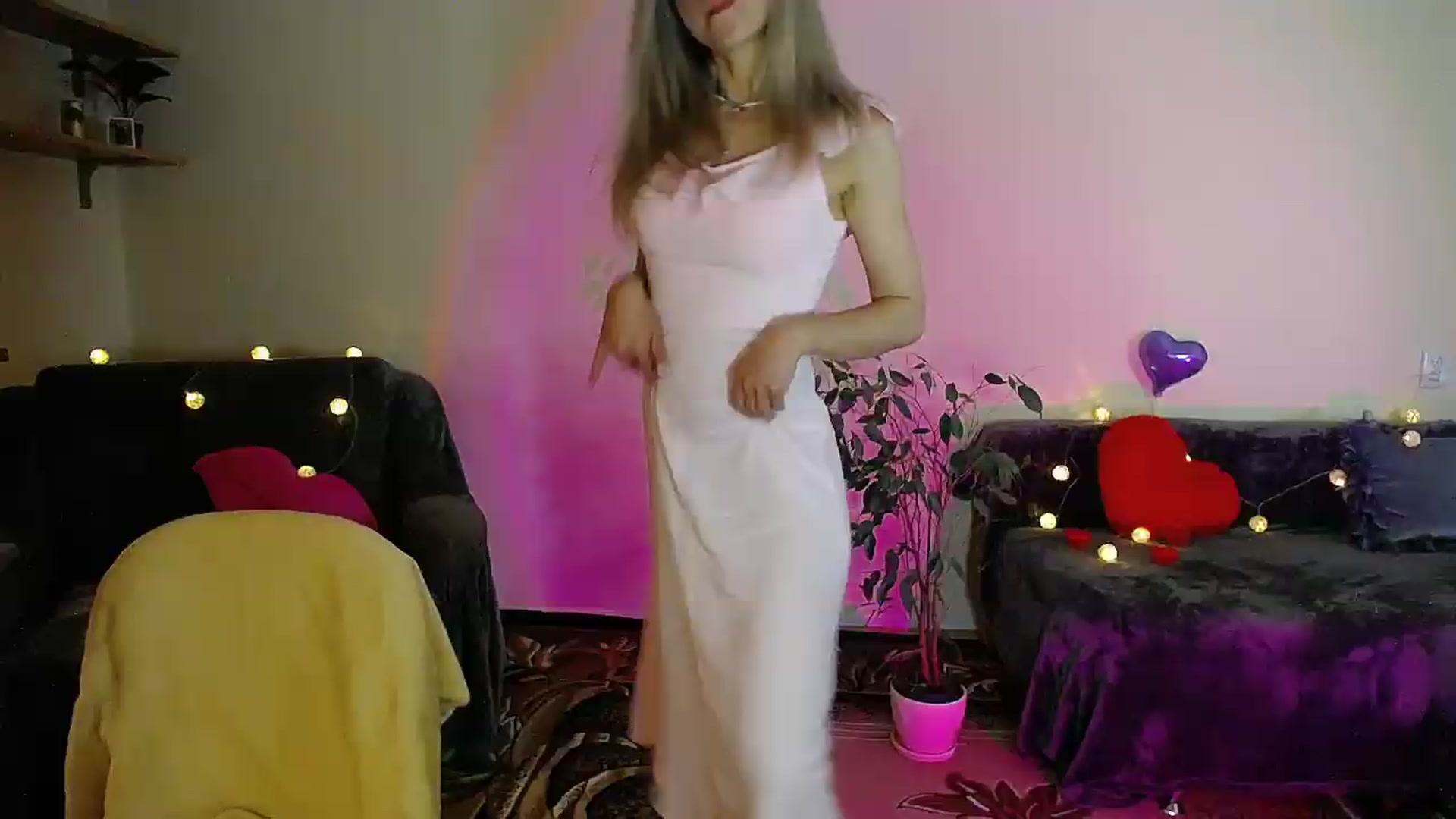 Gallery image thumbnail from Sunshine_alis's myfreecams stream on, 07/18/2026, 19:49 image 1 of 20