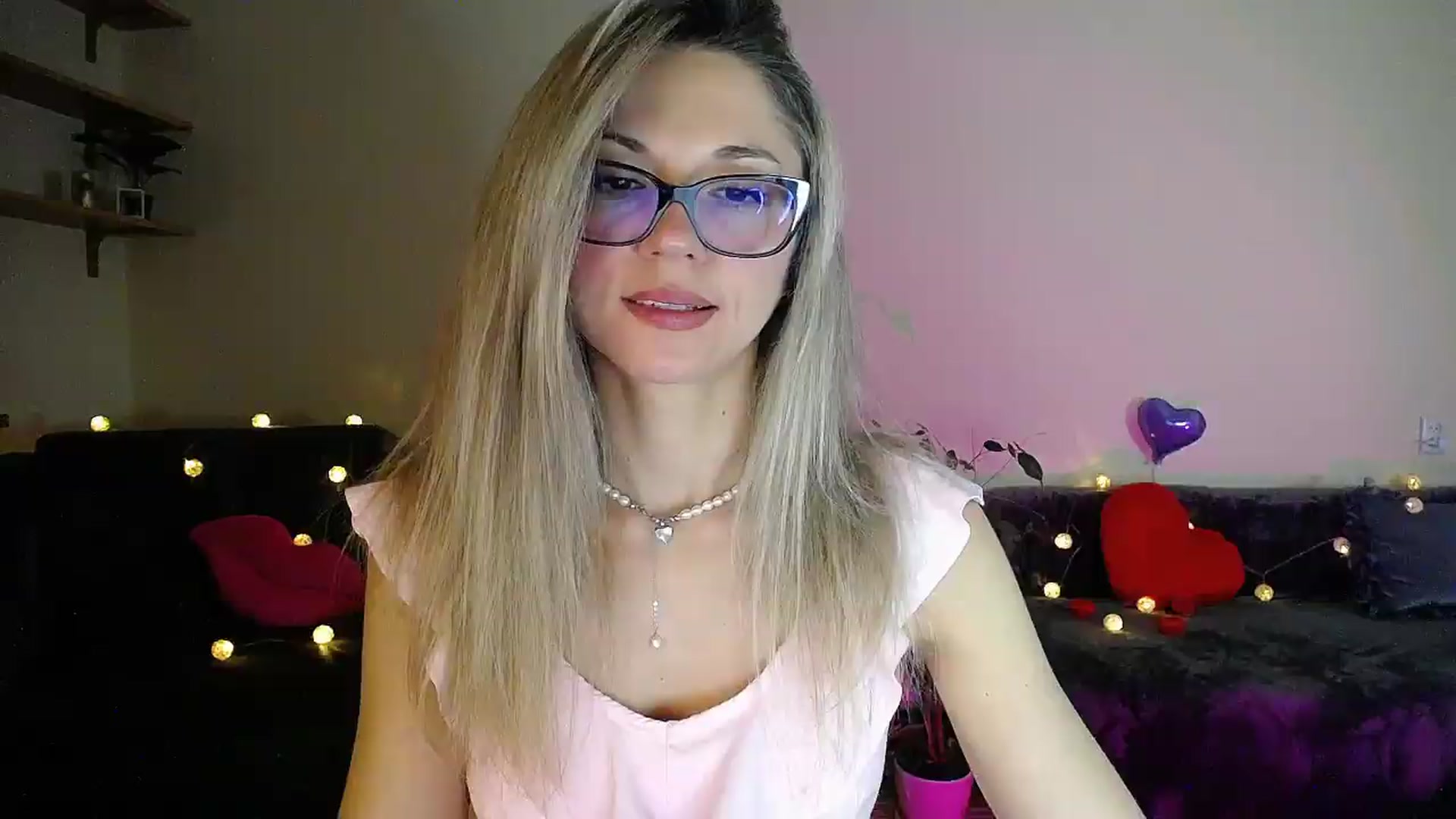 Gallery image thumbnail from Sunshine_alis's myfreecams stream on, 07/18/2026, 19:49 image 7 of 20
