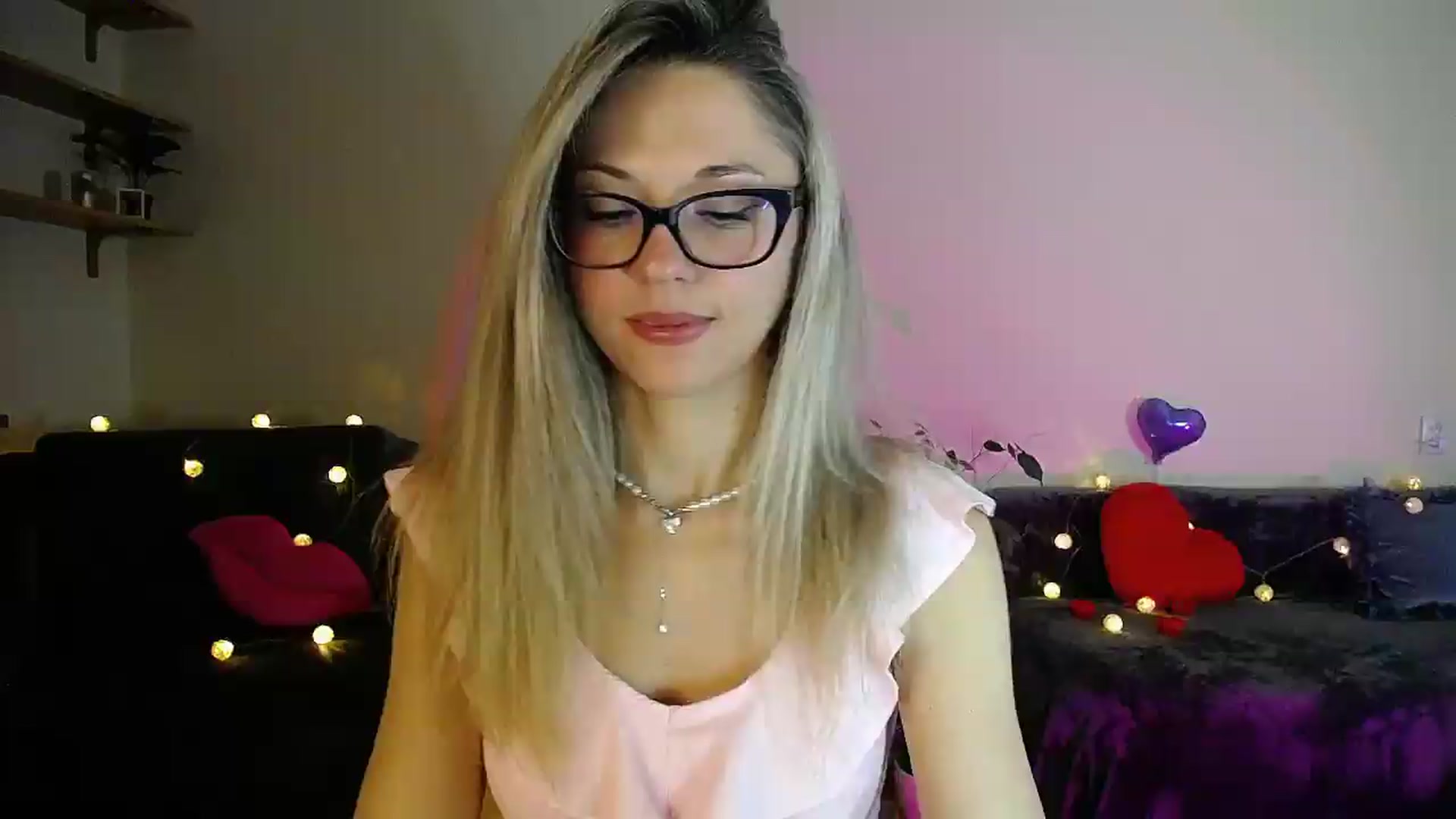 Gallery image thumbnail from Sunshine_alis's myfreecams stream on, 07/18/2026, 19:49 image 6 of 20