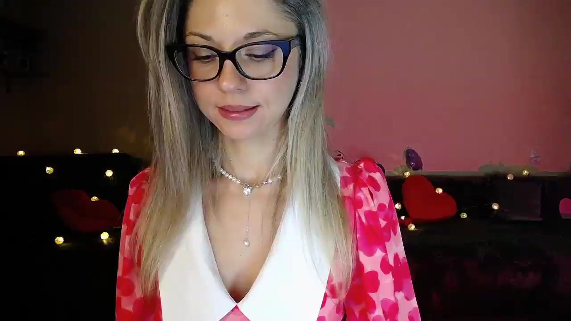 Gallery image thumbnail from Sunshine_alis's myfreecams stream on, 07/27/2026, 20:00 image 15 of 20