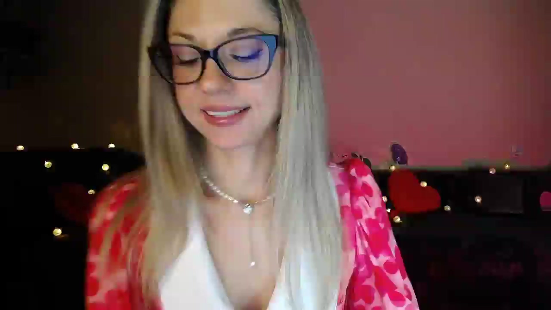 Gallery image thumbnail from Sunshine_alis's myfreecams stream on, 07/27/2026, 20:00 image 13 of 20