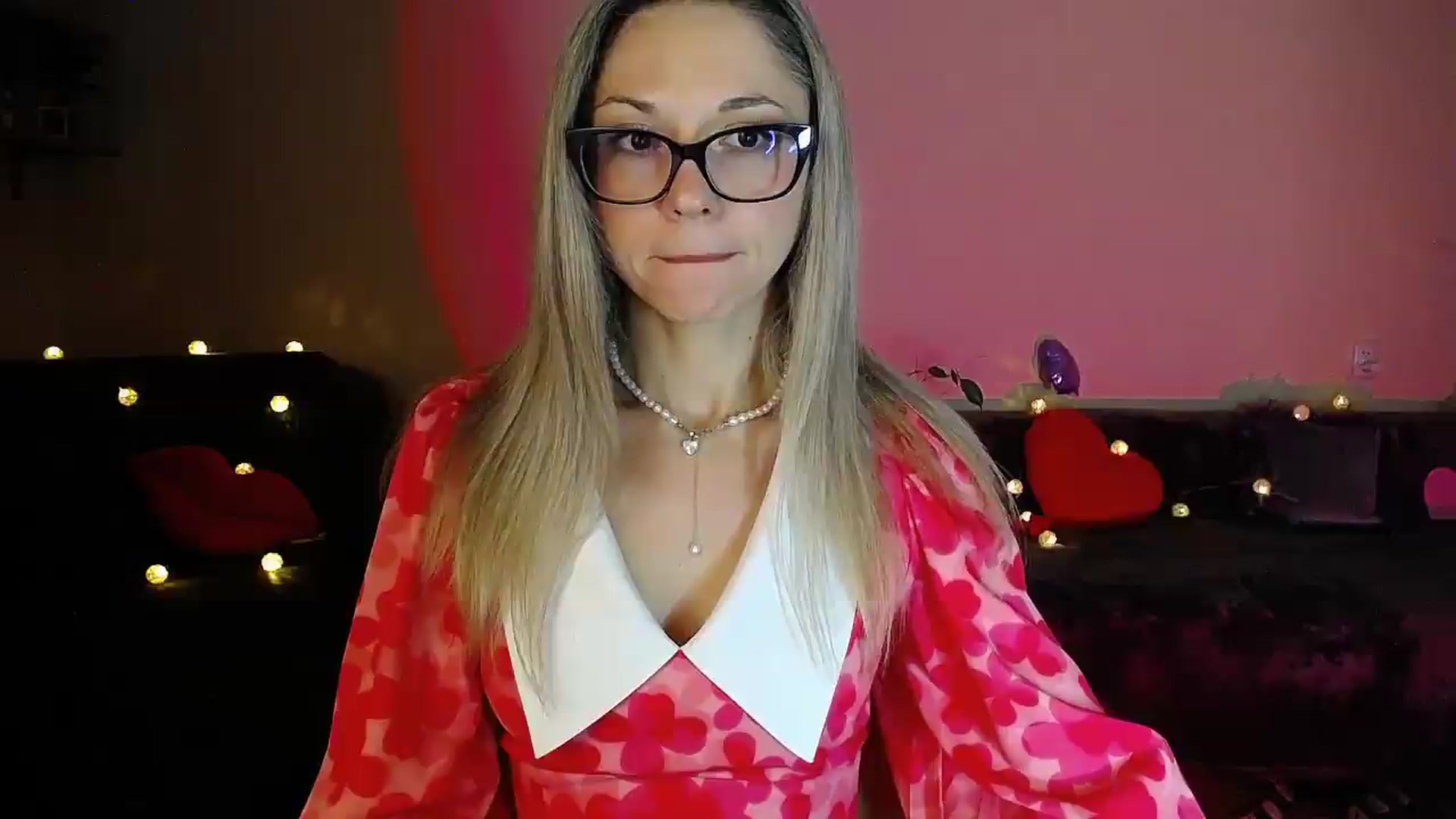 Gallery image thumbnail from Sunshine_alis's myfreecams stream on, 07/27/2026, 20:00 image 1 of 20