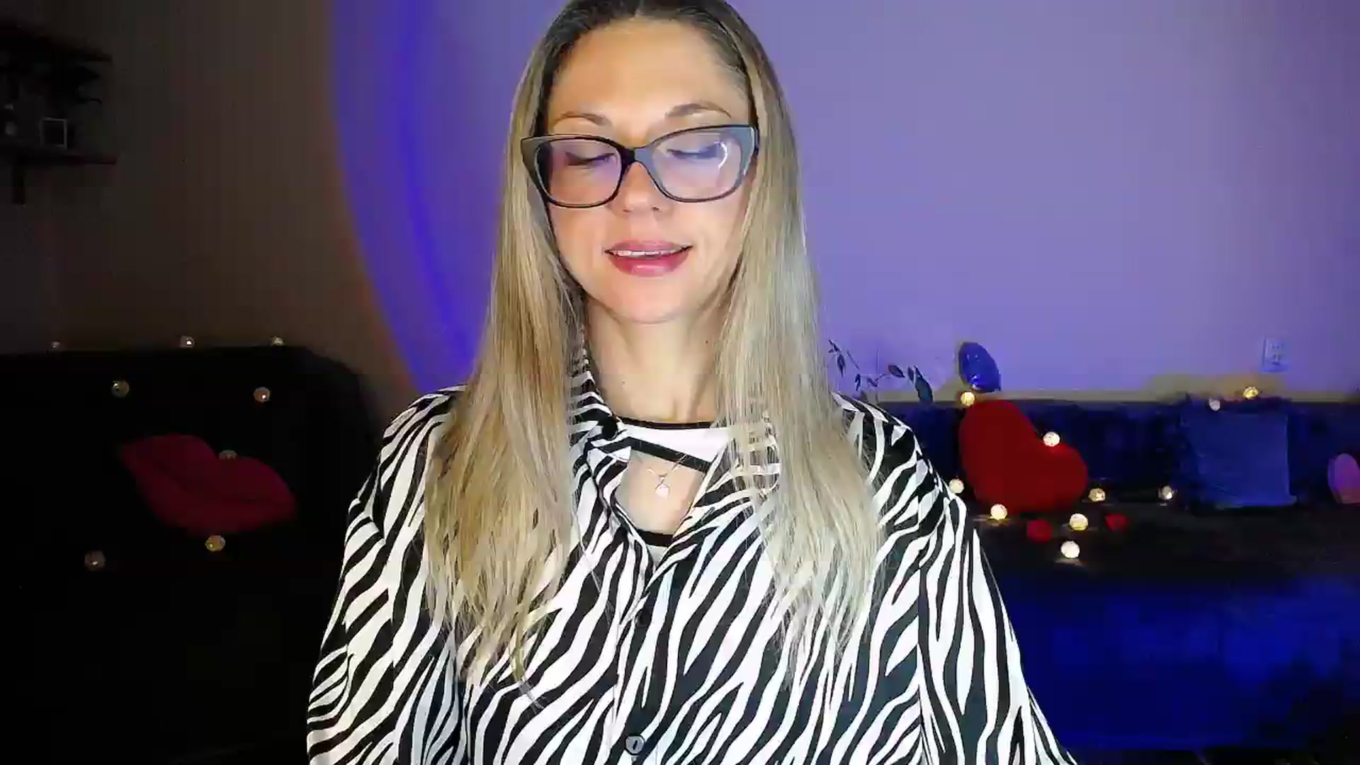 Gallery image thumbnail from Sunshine_alis's myfreecams stream on, 07/31/2026, 20:45 image 8 of 20